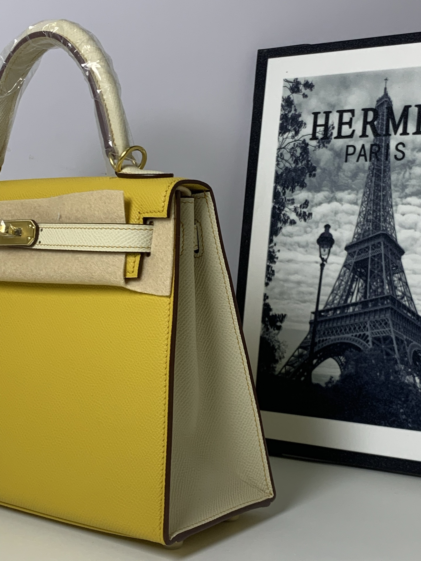 高仿 Hermes Kelly 25 米白拼檸檬黃手提包 清新撞色女包| 12 高仿 Hermes Kelly 25 米白拼檸檬黃手提包 清新撞色女包