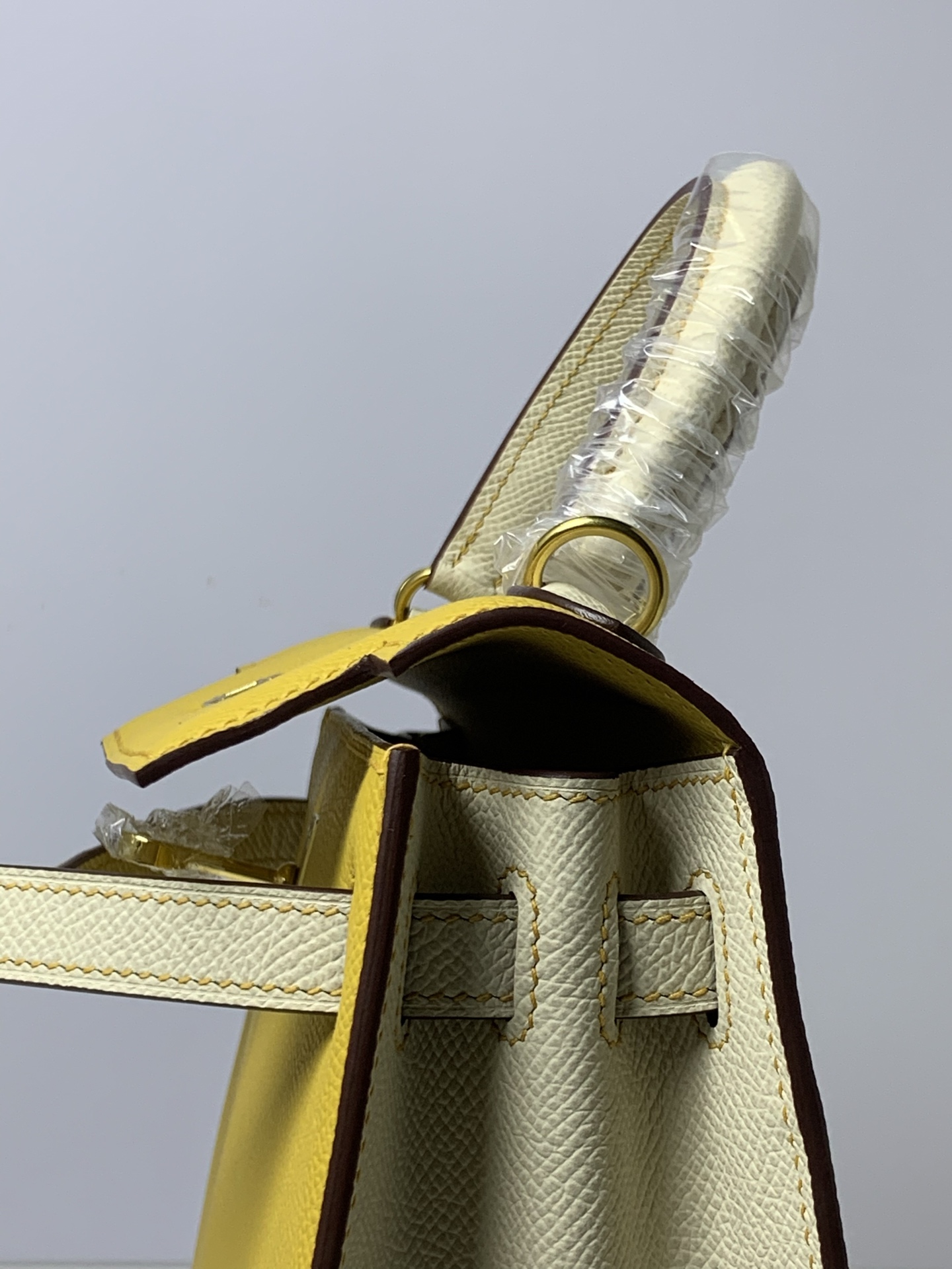 高仿 Hermes Kelly 25 米白拼檸檬黃手提包 清新撞色女包| 9 高仿 Hermes Kelly 25 米白拼檸檬黃手提包 清新撞色女包