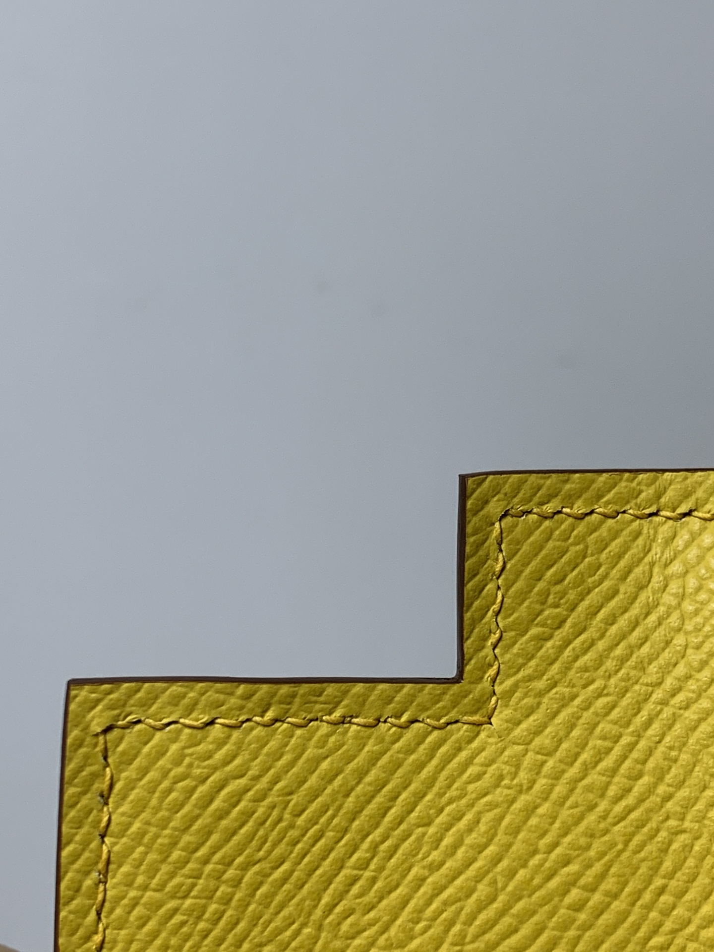 高仿 Hermes Kelly 25 米白拼檸檬黃手提包 清新撞色女包| 8 高仿 Hermes Kelly 25 米白拼檸檬黃手提包 清新撞色女包