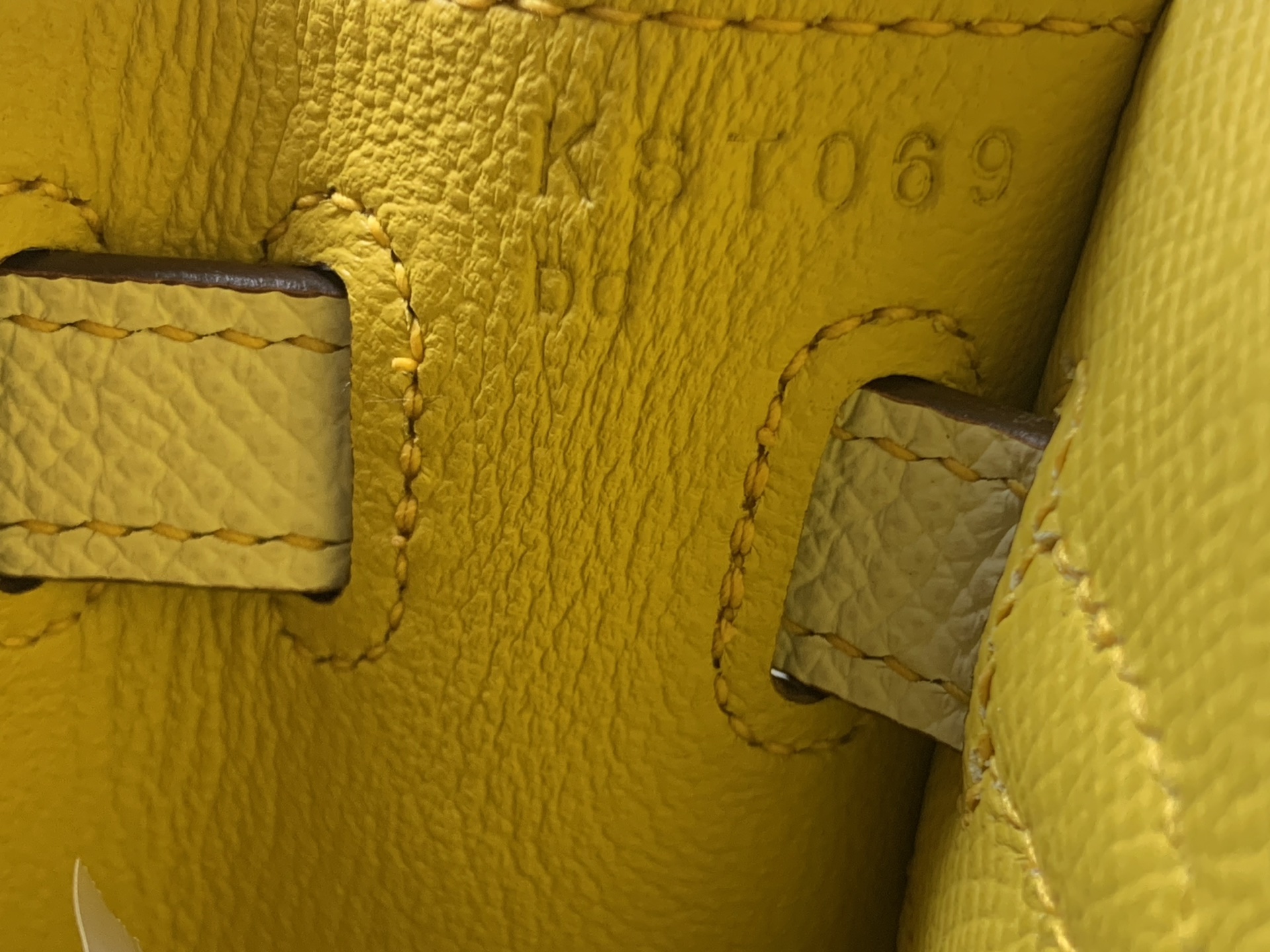 高仿 Hermes Kelly 25 米白拼檸檬黃手提包 清新撞色女包| 7 高仿 Hermes Kelly 25 米白拼檸檬黃手提包 清新撞色女包