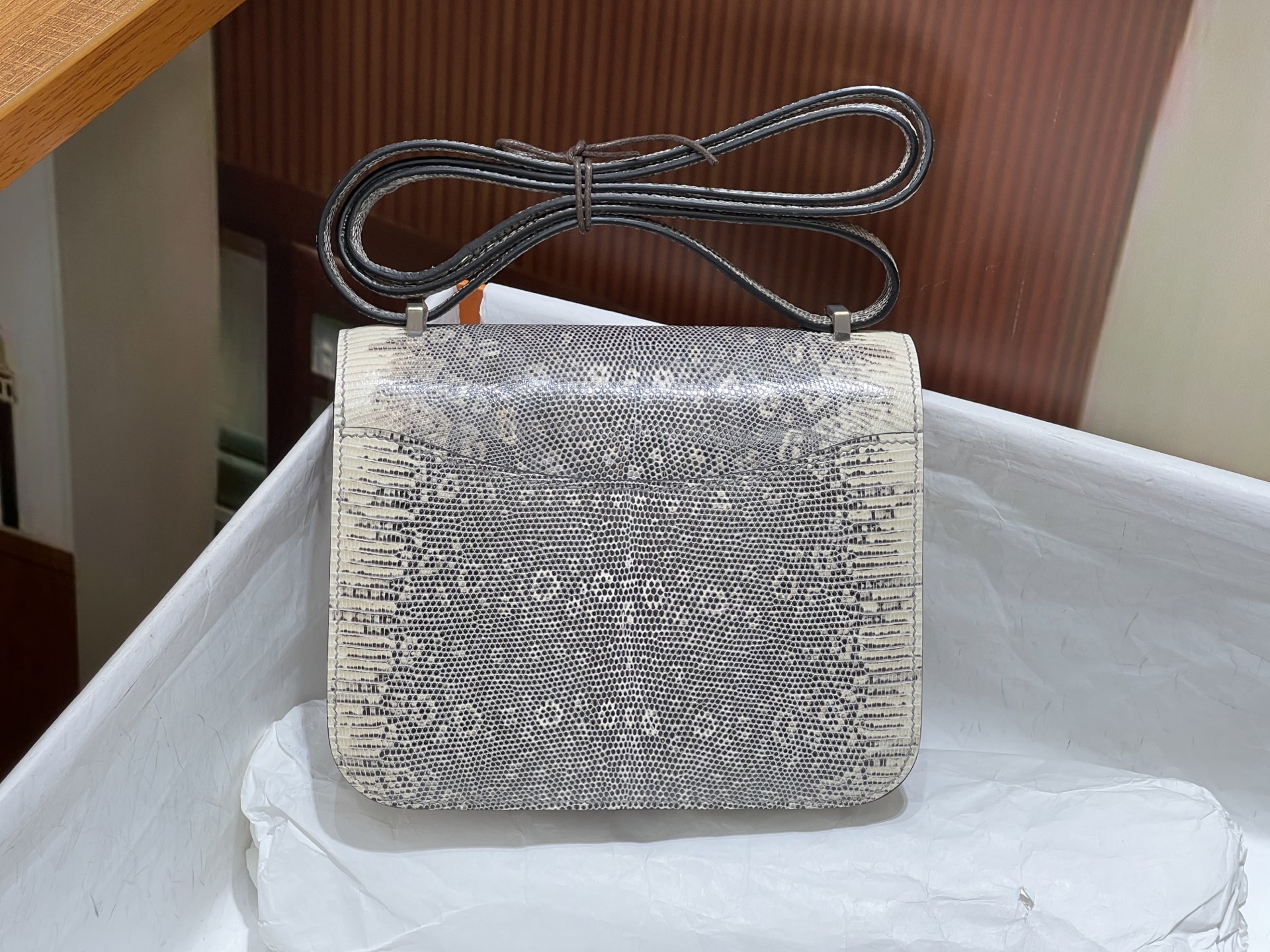 Hermes 一比一 女款 Constance 蜥蜴紋斜背包 米白高級質感通勤包| 12 Hermes 一比一 女款 Constance 蜥蜴紋斜背包 米白高級質感通勤包