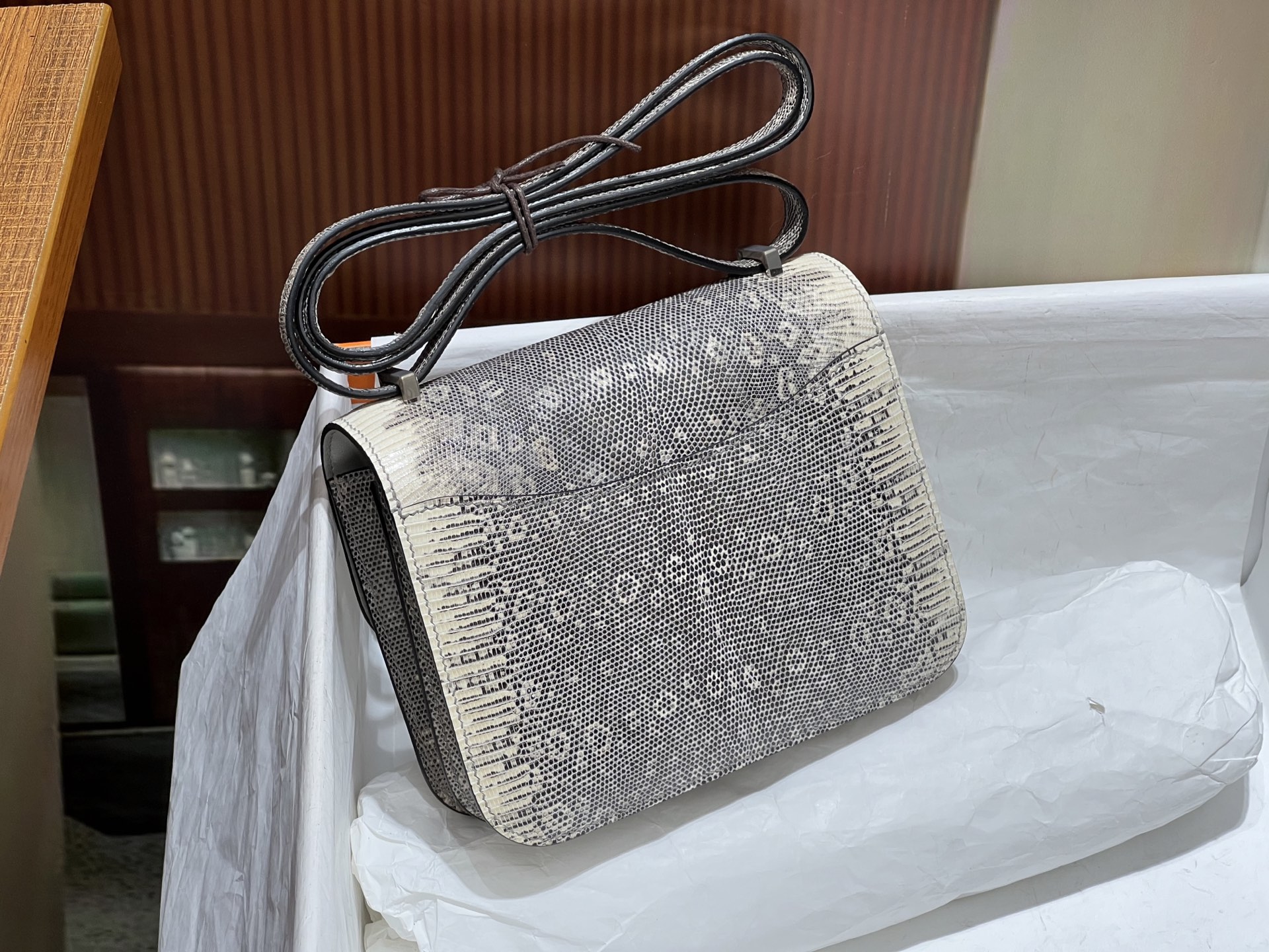 Hermes 一比一 女款 Constance 蜥蜴紋斜背包 米白高級質感通勤包| 10 Hermes 一比一 女款 Constance 蜥蜴紋斜背包 米白高級質感通勤包