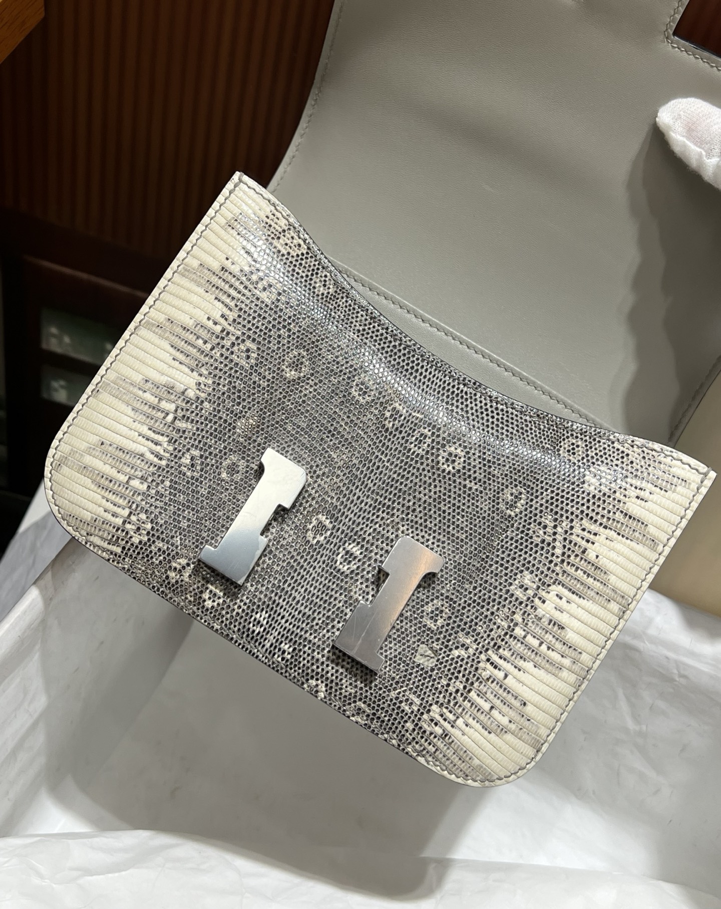 Hermes 一比一 女款 Constance 蜥蜴紋斜背包 米白高級質感通勤包| 8 Hermes 一比一 女款 Constance 蜥蜴紋斜背包 米白高級質感通勤包