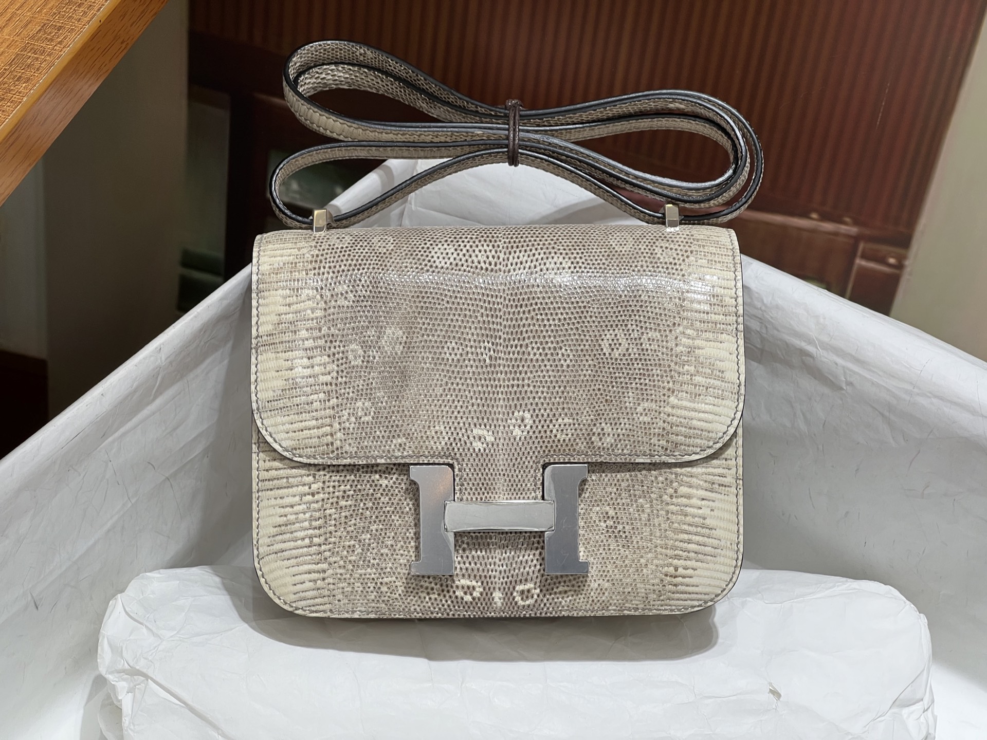 Hermes 原單 女款 Constance 蜥蜴紋银扣斜背包 高端氣質百搭包| 6 Hermes 原單 女款 Constance 蜥蜴紋银扣斜背包 高端氣質百搭包