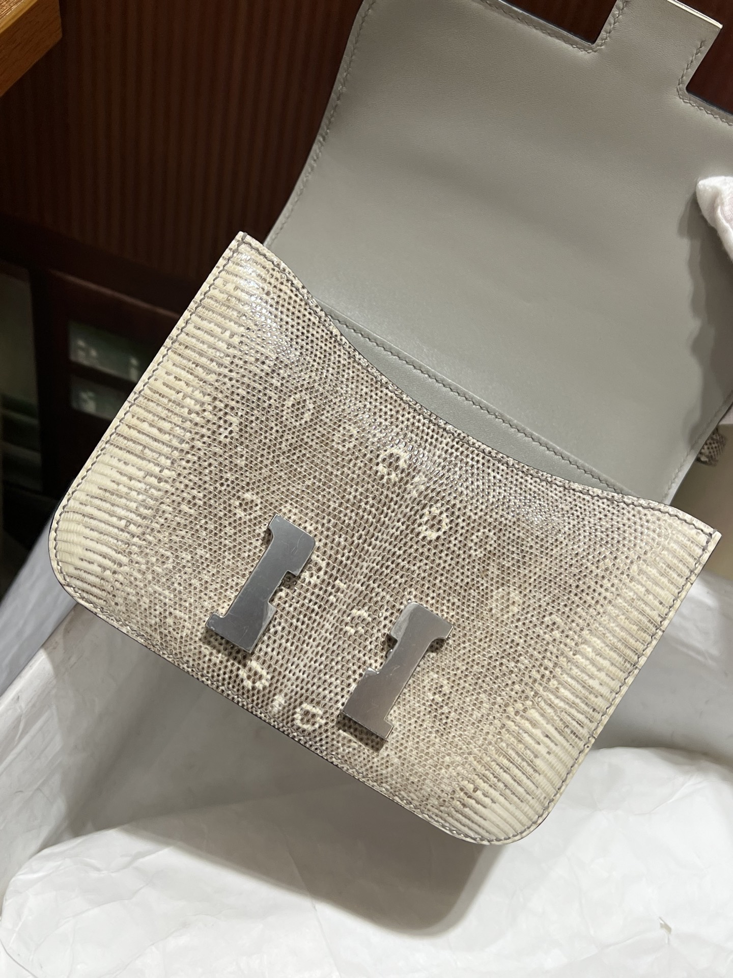 Hermes 原單 女款 Constance 蜥蜴紋银扣斜背包 高端氣質百搭包| 10 Hermes 原單 女款 Constance 蜥蜴紋银扣斜背包 高端氣質百搭包