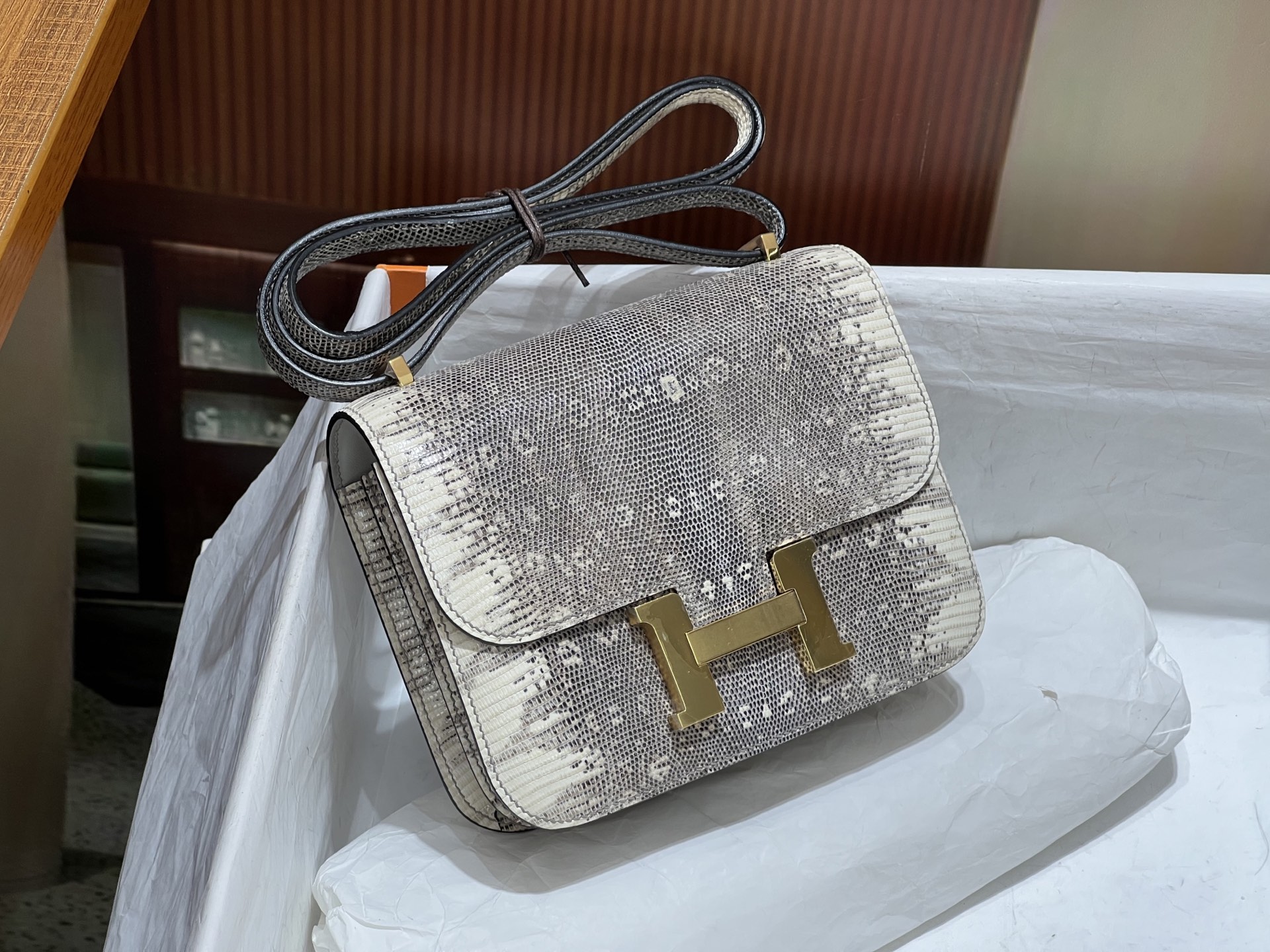 Hermes 高仿 女款 Constance 米灰色斜背包 氣質甜美小方包| 14 Hermes 高仿 女款 Constance 米灰色斜背包 氣質甜美小方包