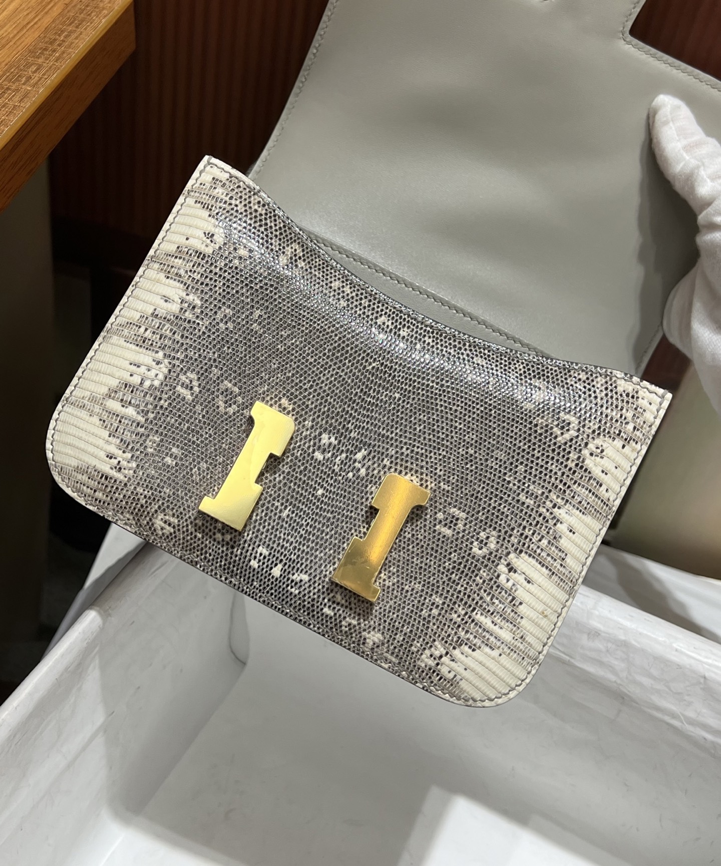 Hermes 高仿 女款 Constance 米灰色斜背包 氣質甜美小方包| 10 Hermes 高仿 女款 Constance 米灰色斜背包 氣質甜美小方包