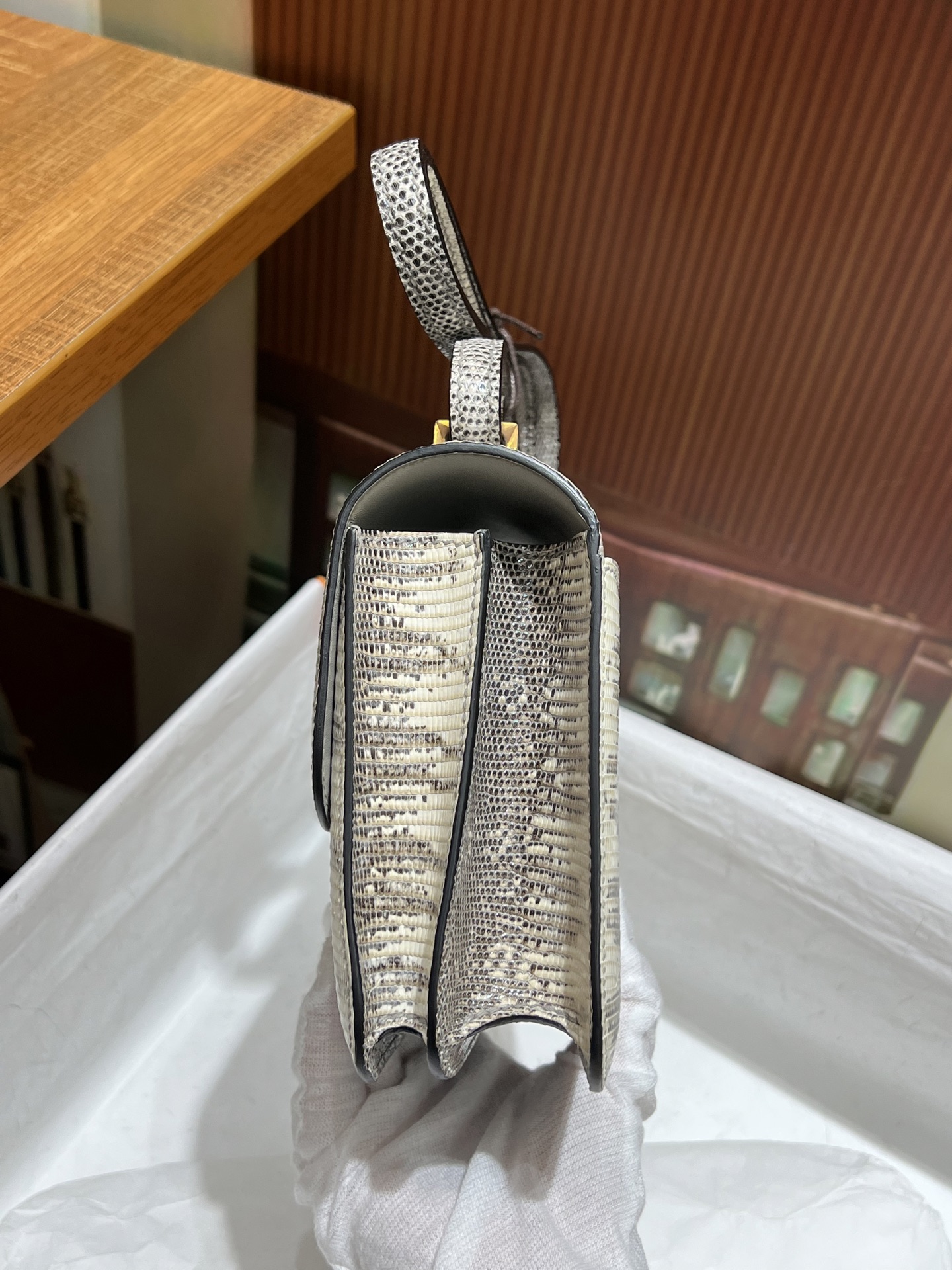 Hermes 高仿 女款 Constance 米灰色斜背包 氣質甜美小方包| 7 Hermes 高仿 女款 Constance 米灰色斜背包 氣質甜美小方包