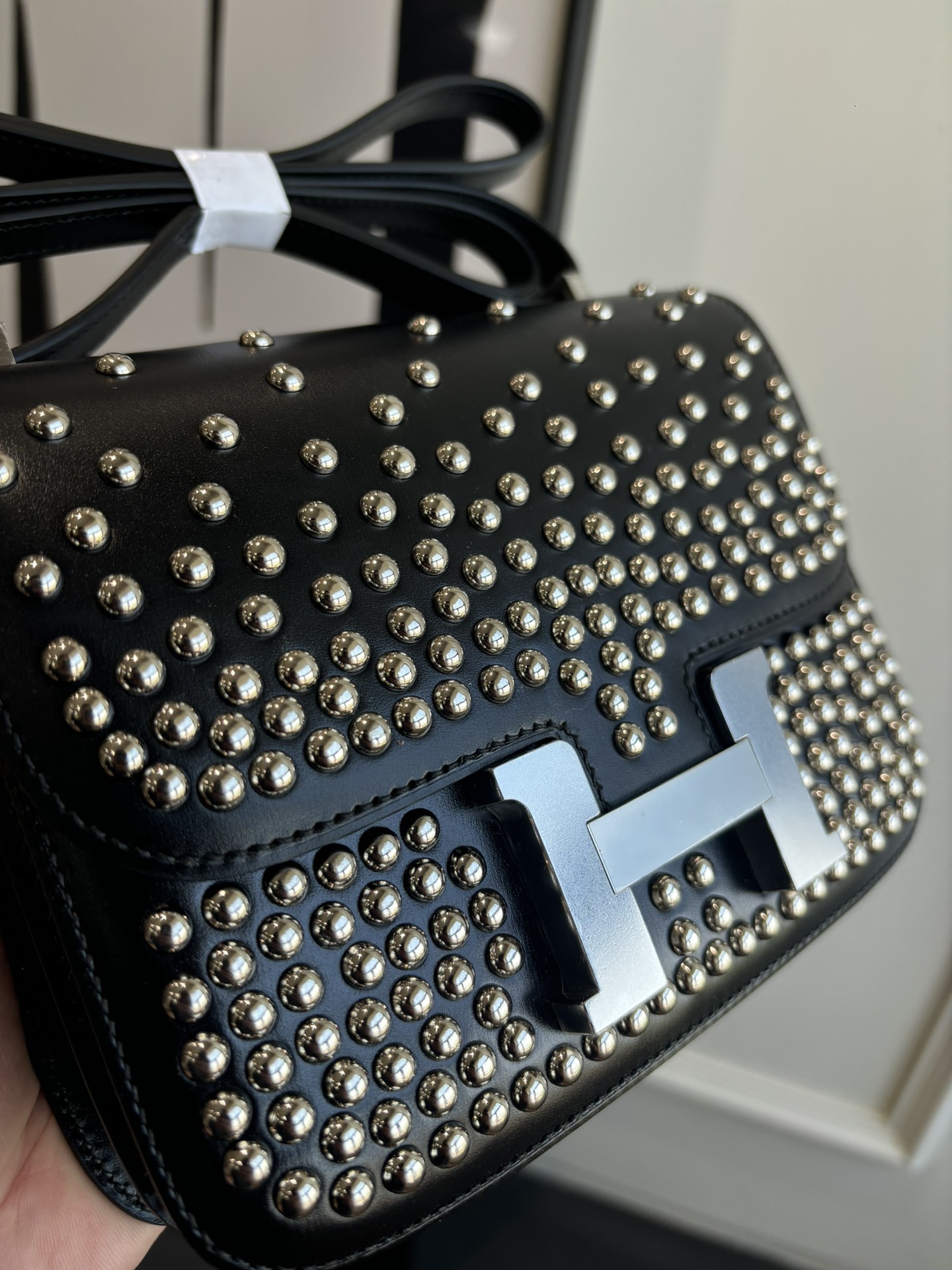 Hermes 高仿 女款 Constance 黑色鉚釘斜背包 個性街頭風小方包| 9 Hermes 高仿 女款 Constance 黑色鉚釘斜背包 個性街頭風小方包