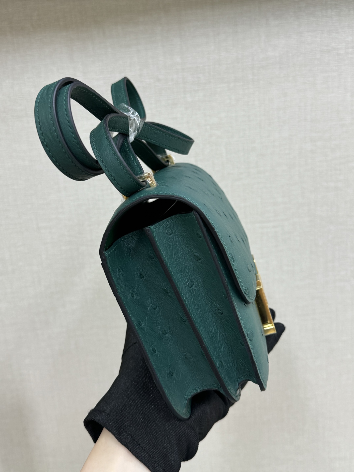 Hermes 原單 女款 Constance 墨綠鴕鳥紋斜背包 高端氣質通勤包| 8 Hermes 原單 女款 Constance 墨綠鴕鳥紋斜背包 高端氣質通勤包