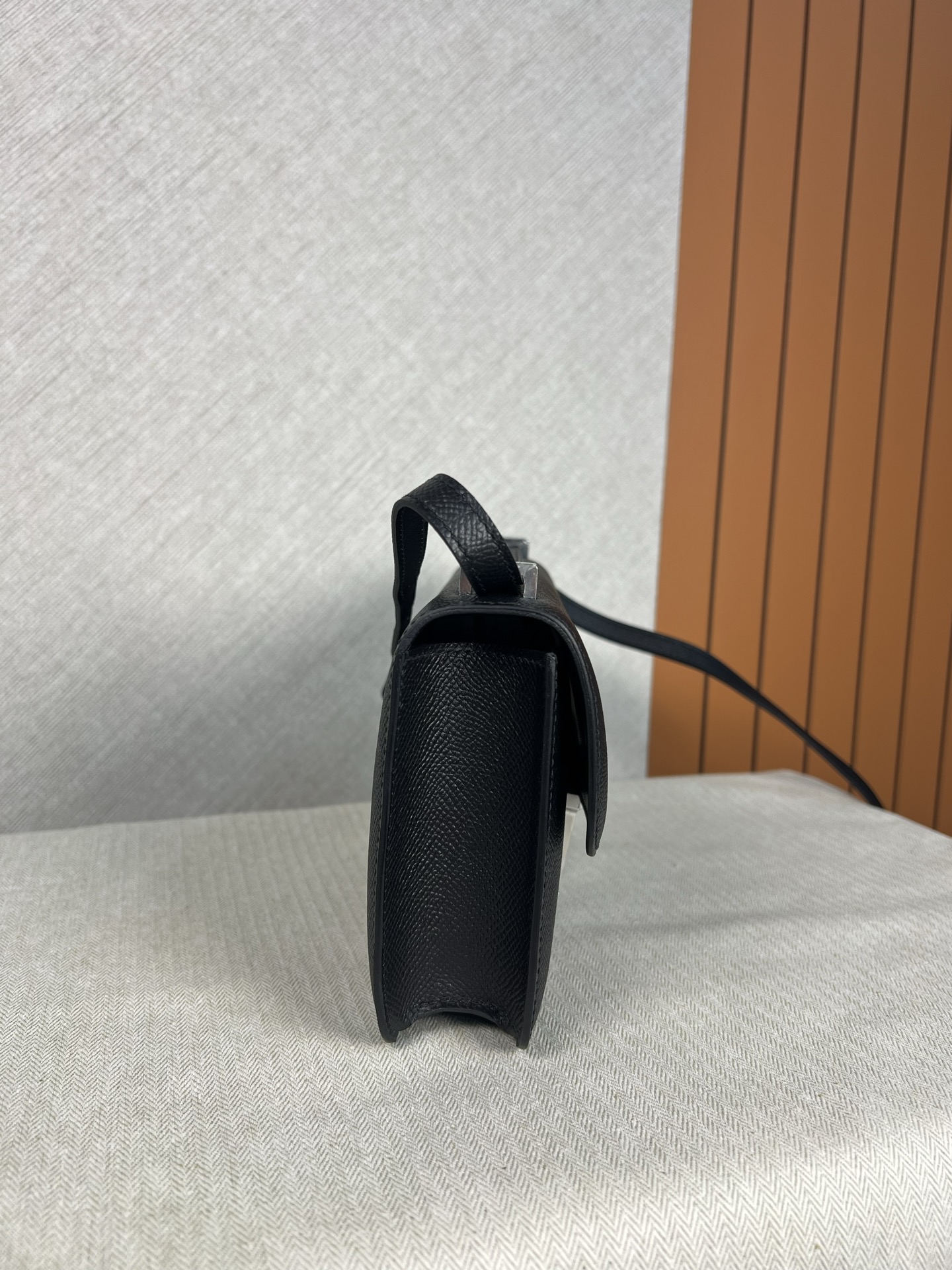 Hermes Constance 高仿黑色Epsom皮H扣包經典斜背包| 11 Hermes Constance 高仿黑色Epsom皮H扣包經典斜背包