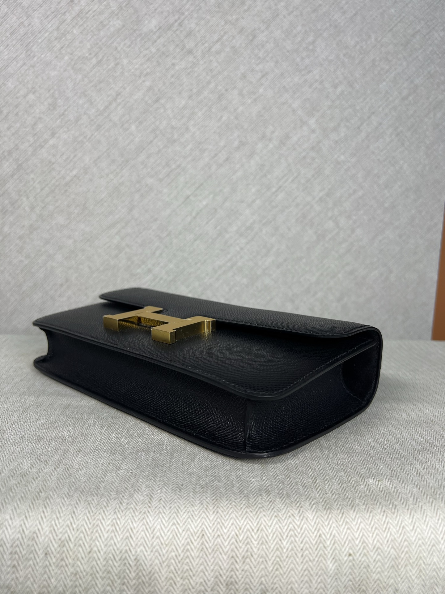 Hermes Constance 原單黑金H扣Epsom皮肩背斜背包| 12 Hermes Constance 原單黑金H扣Epsom皮肩背斜背包