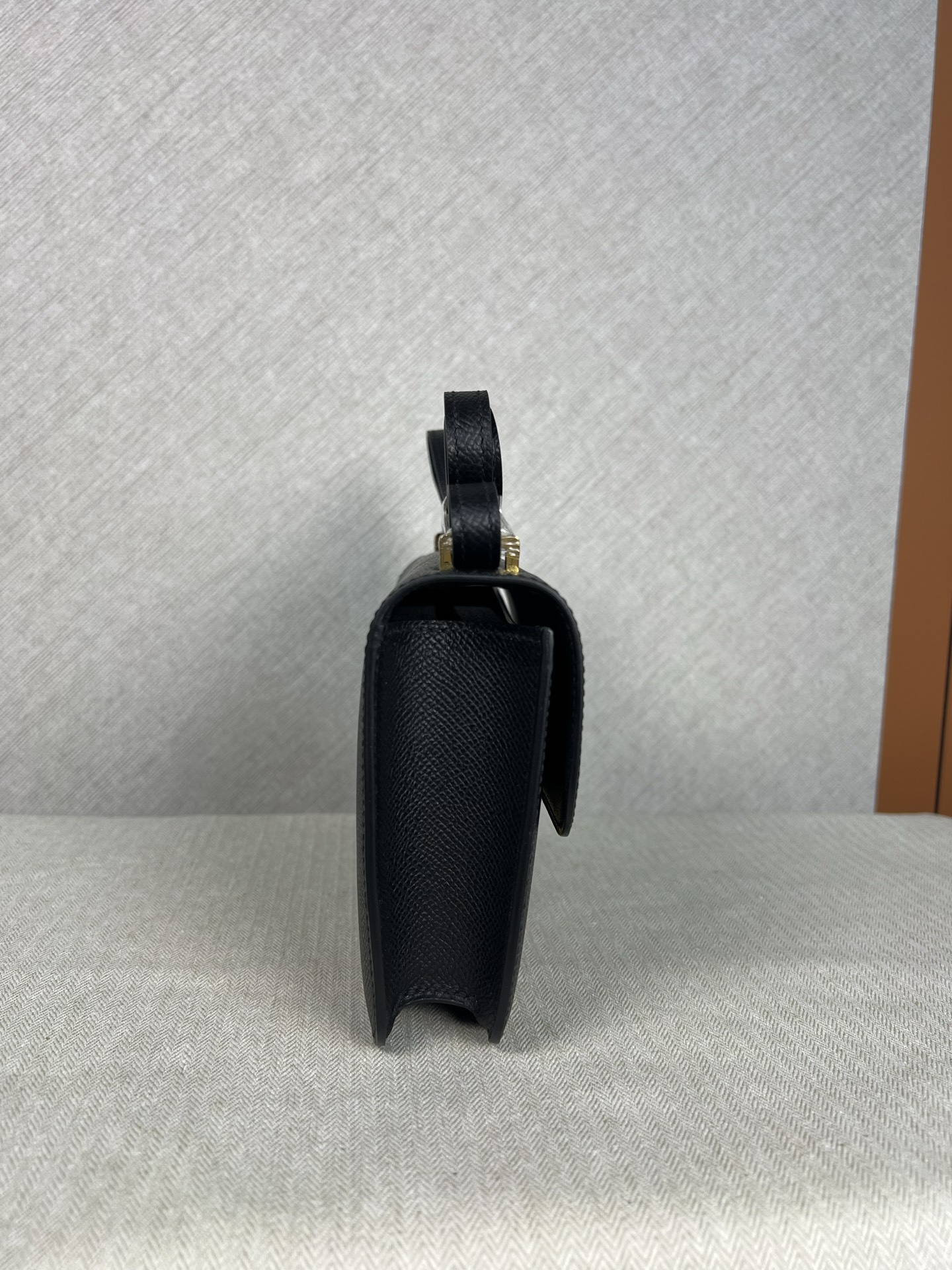 Hermes Constance 原單黑金H扣Epsom皮肩背斜背包| 11 Hermes Constance 原單黑金H扣Epsom皮肩背斜背包