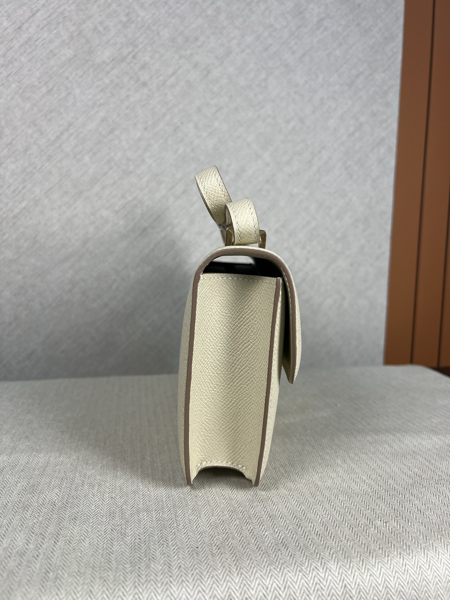 Hermes Constance 一比一奶油白Epsom皮H扣斜背包精品女包| 12 Hermes Constance 一比一奶油白Epsom皮H扣斜背包精品女包