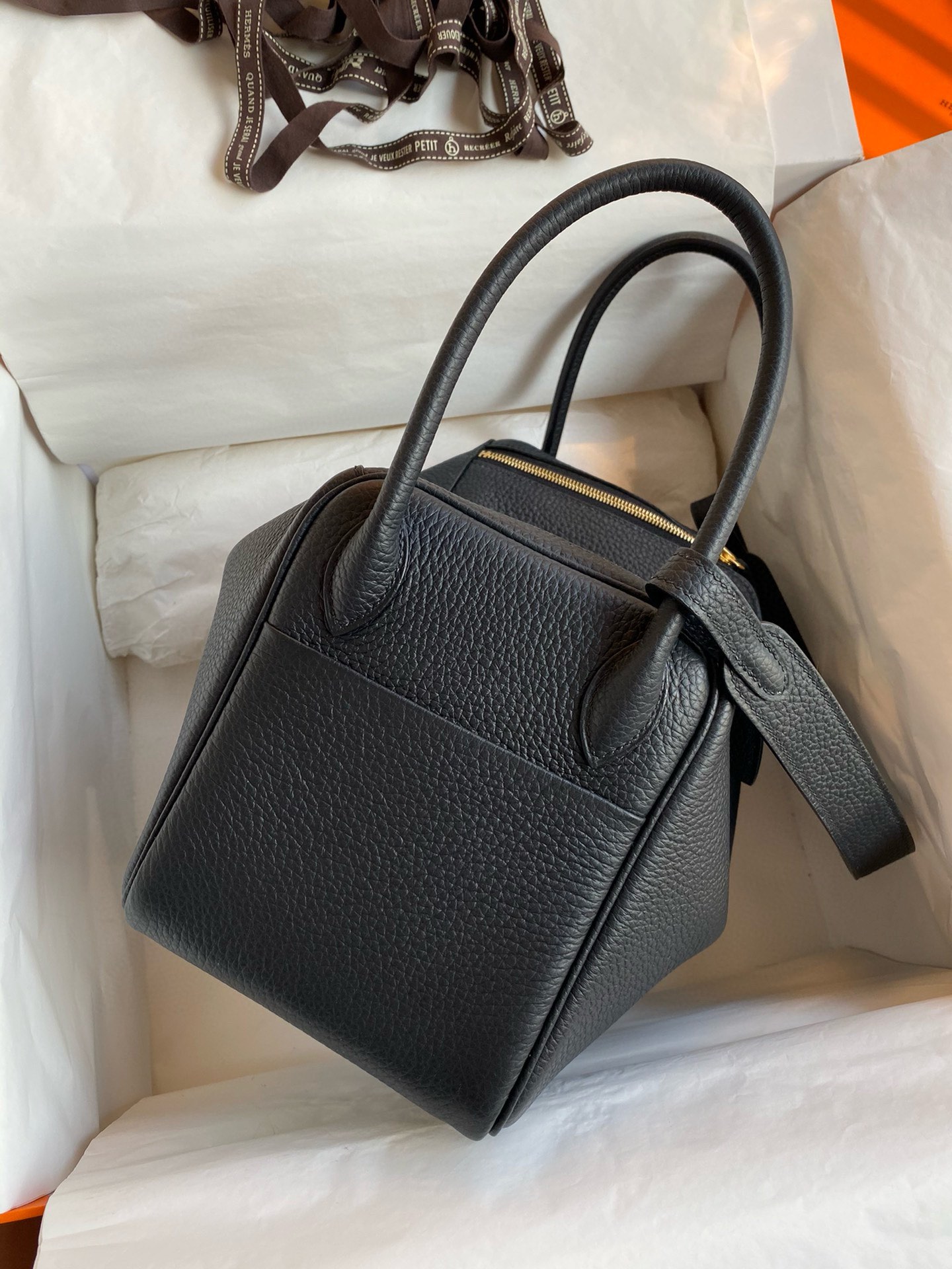 Hermes 一比一 Lindy琳迪包 Togo牛皮 手提肩背包 經典黑色 金扣氣場款| 14 Hermes 一比一 Lindy琳迪包 Togo牛皮 手提肩背包 經典黑色 金扣氣場款