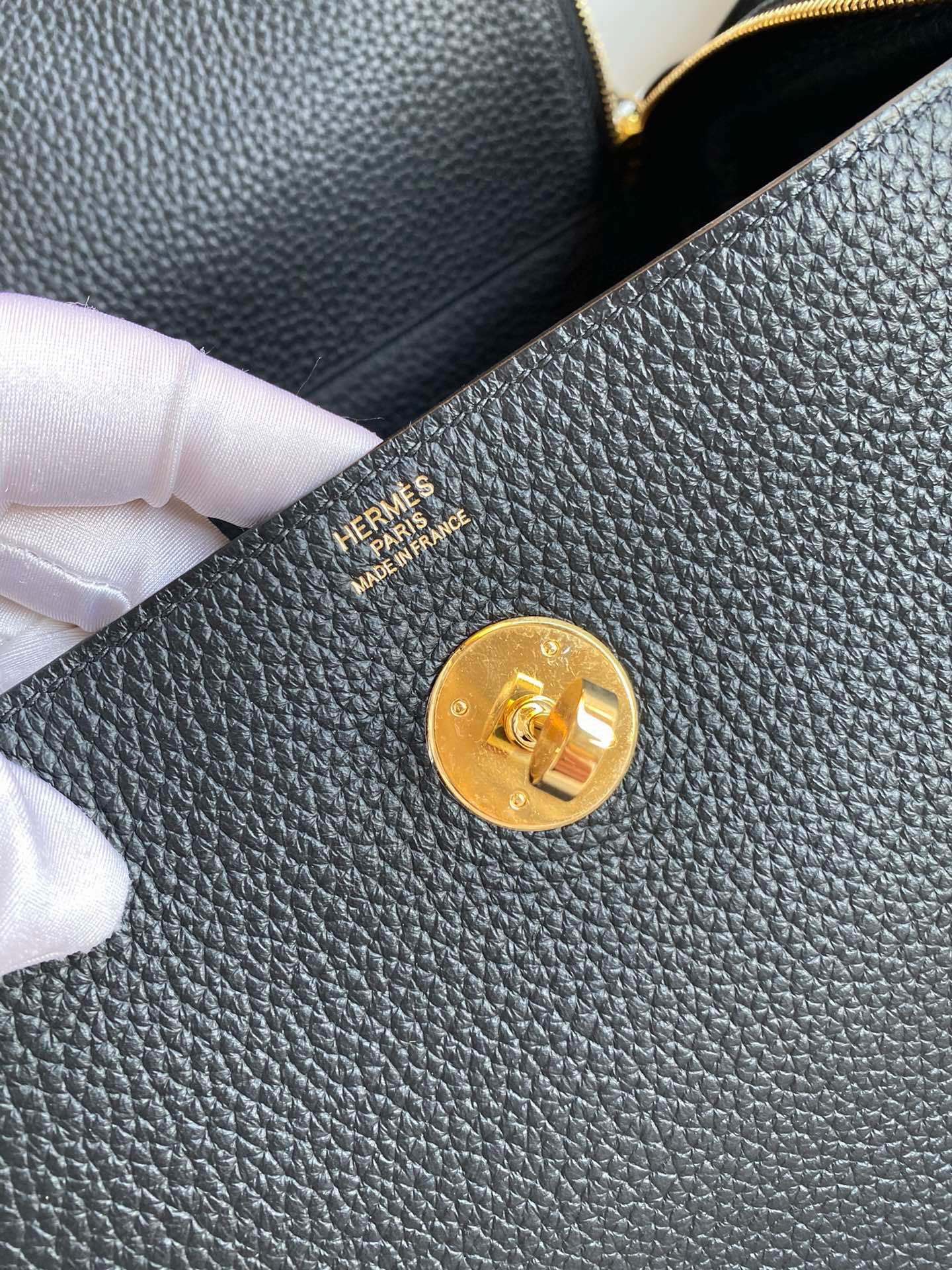 Hermes 一比一 Lindy琳迪包 Togo牛皮 手提肩背包 經典黑色 金扣氣場款| 8 Hermes 一比一 Lindy琳迪包 Togo牛皮 手提肩背包 經典黑色 金扣氣場款
