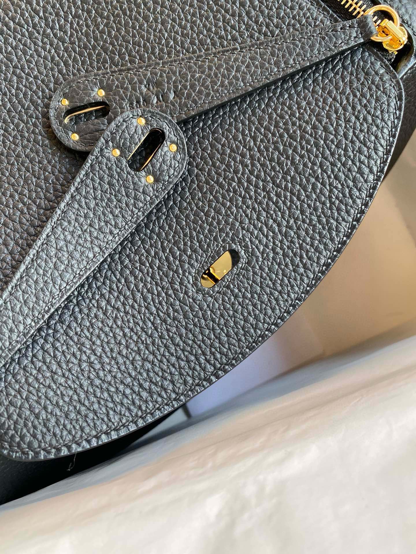 Hermes 一比一 Lindy琳迪包 Togo牛皮 手提肩背包 經典黑色 金扣氣場款| 7 Hermes 一比一 Lindy琳迪包 Togo牛皮 手提肩背包 經典黑色 金扣氣場款