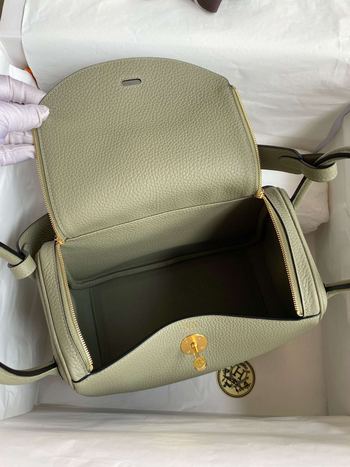 Hermes 高仿 Lindy琳迪包 軍綠色 Togo皮革 手提斜背包 質感百搭款| 8 Hermes 高仿 Lindy琳迪包 軍綠色 Togo皮革 手提斜背包 質感百搭款