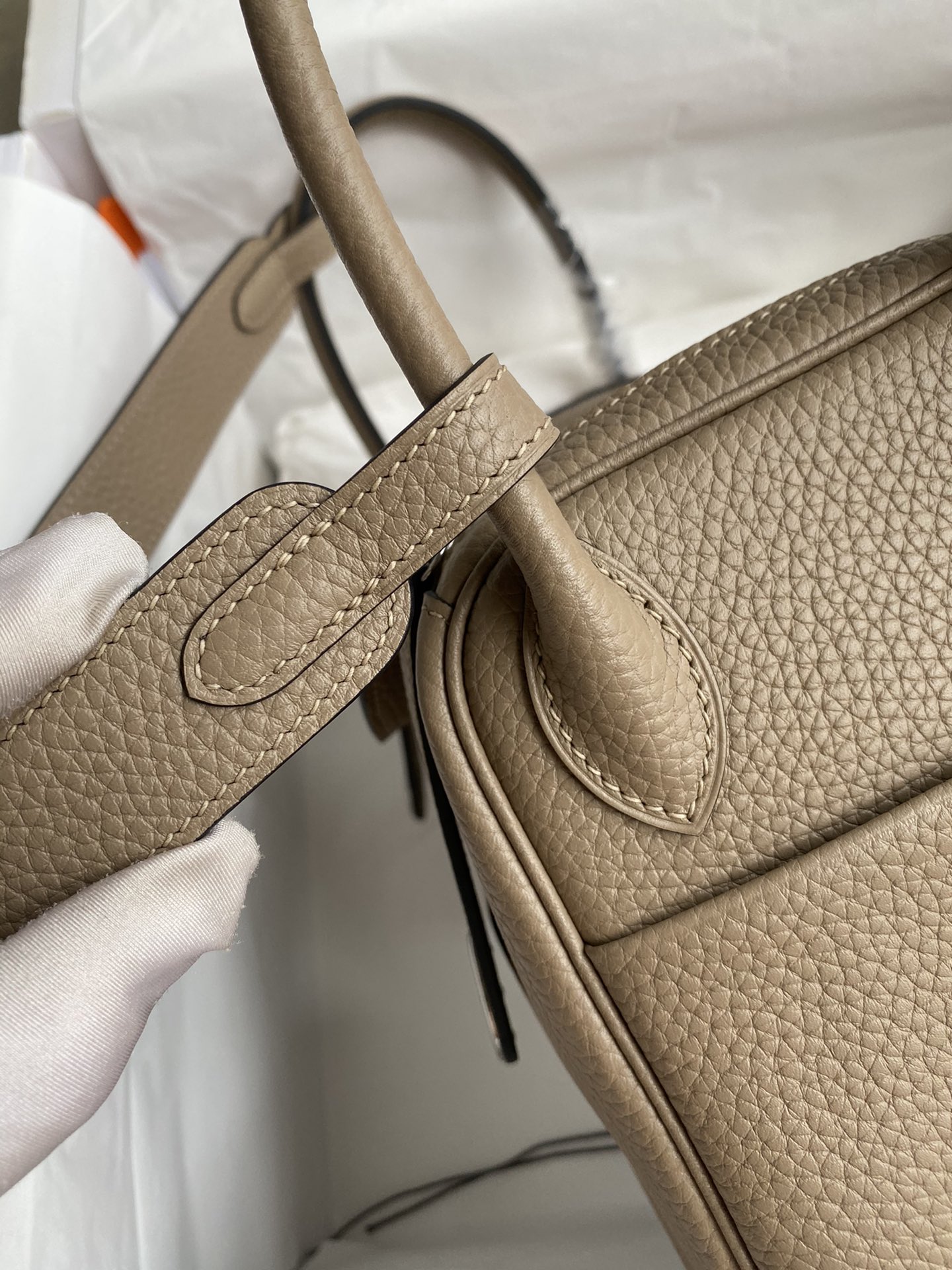 Hermes 高仿 Lindy琳迪包 奶茶色 手提单肩包 高端女包| 12 Hermes 高仿 Lindy琳迪包 奶茶色 手提单肩包 高端女包