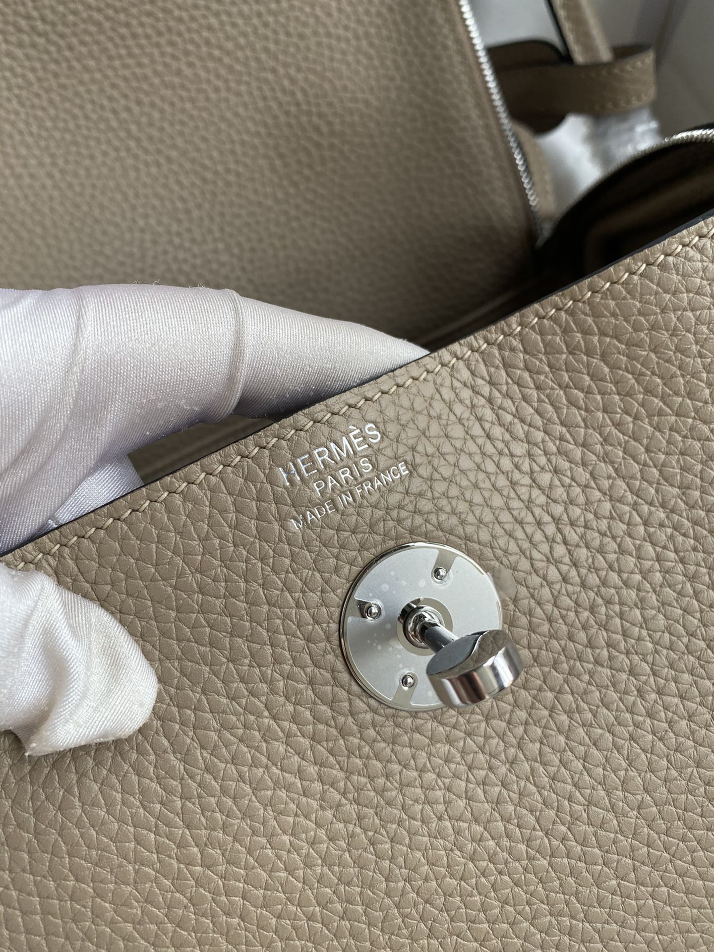 Hermes 高仿 Lindy琳迪包 奶茶色 手提单肩包 高端女包| 8 Hermes 高仿 Lindy琳迪包 奶茶色 手提单肩包 高端女包