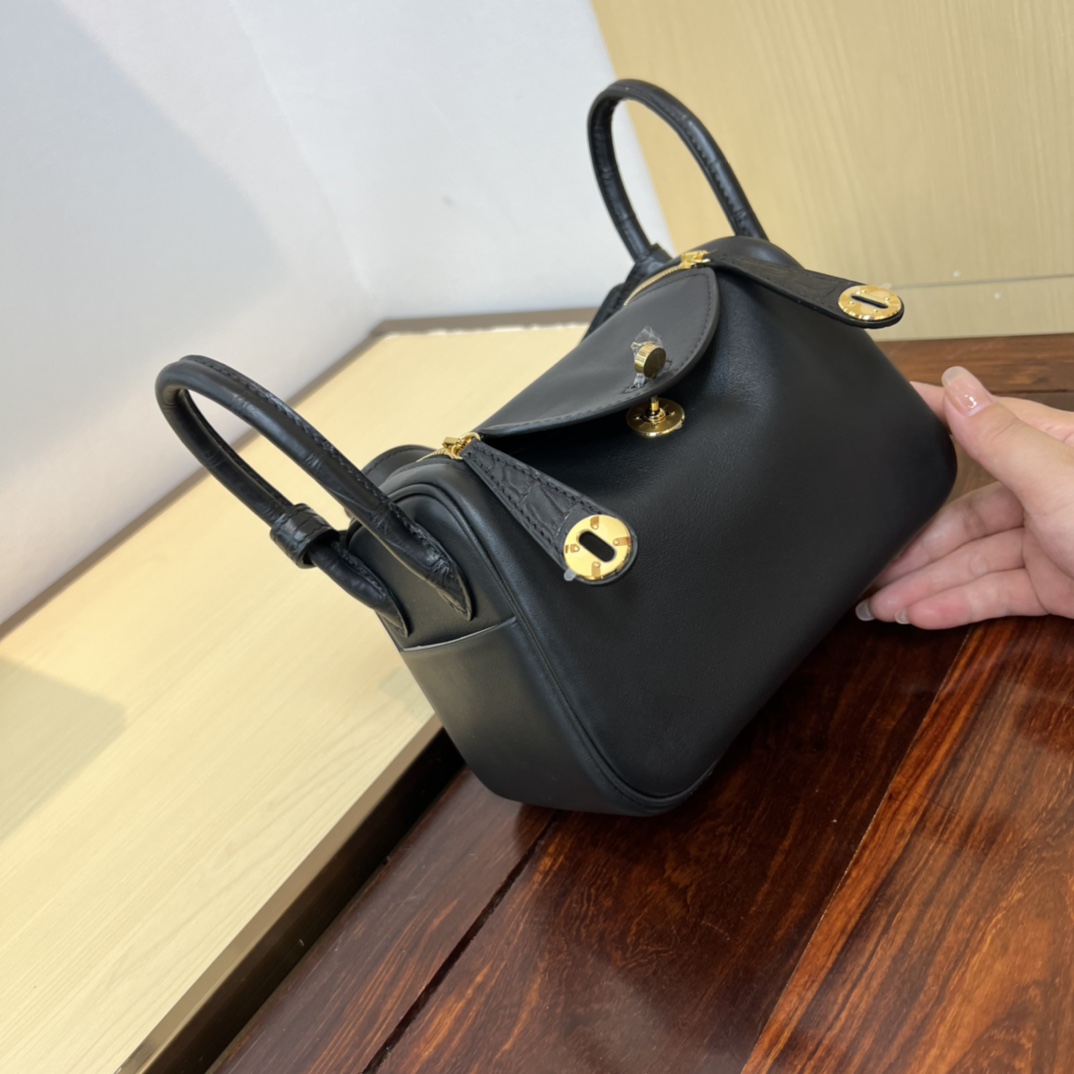 Hermes高仿 Lindy迷你包 黑色光面皮 金扣单肩斜挎包| 9 Hermes高仿 Lindy迷你包 黑色光面皮 金扣单肩斜挎包