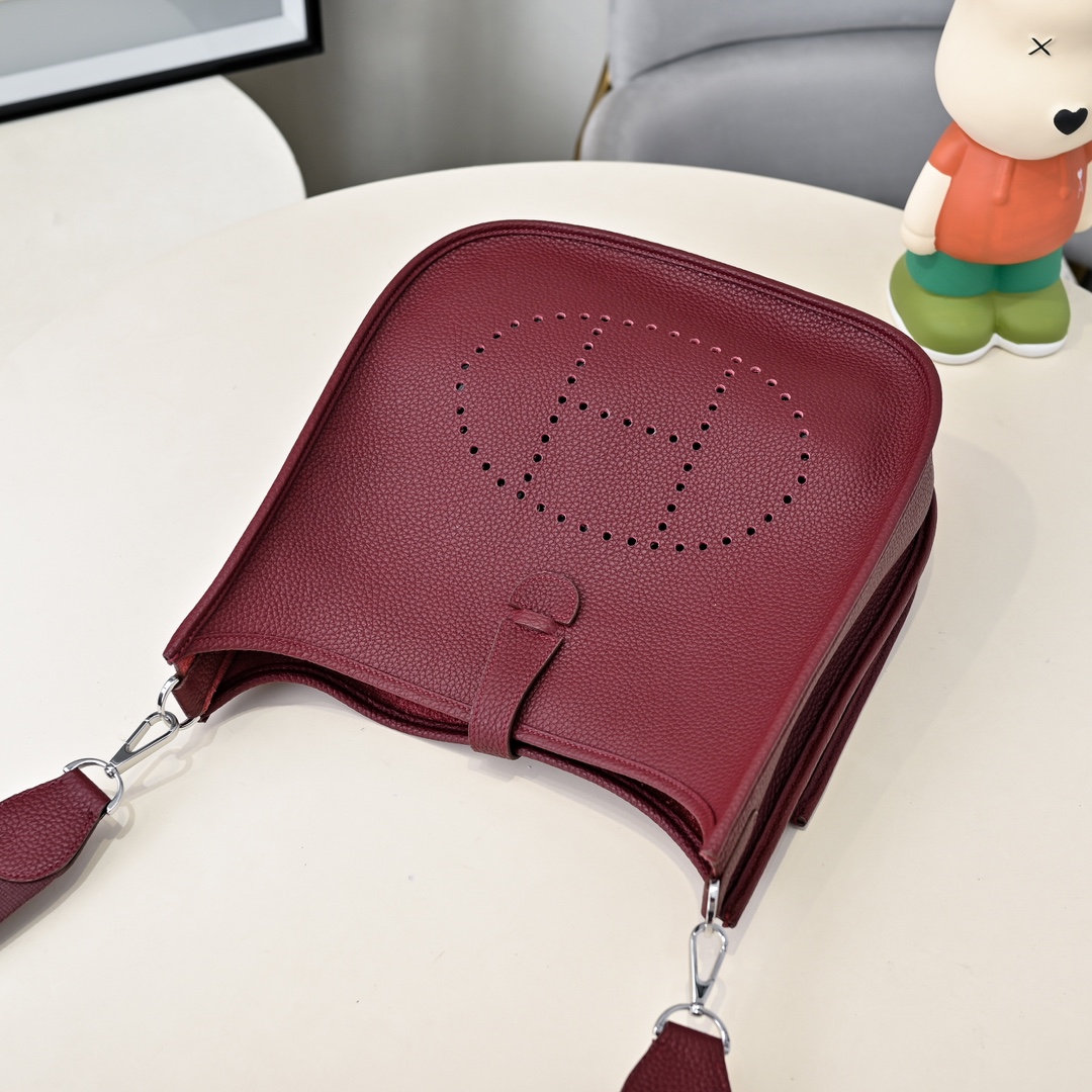Hermes 一比一 Evelyne Mini 斜挎包 酒红色 银扣简约款| 10 Hermes 一比一 Evelyne Mini 斜挎包 酒红色 银扣简约款