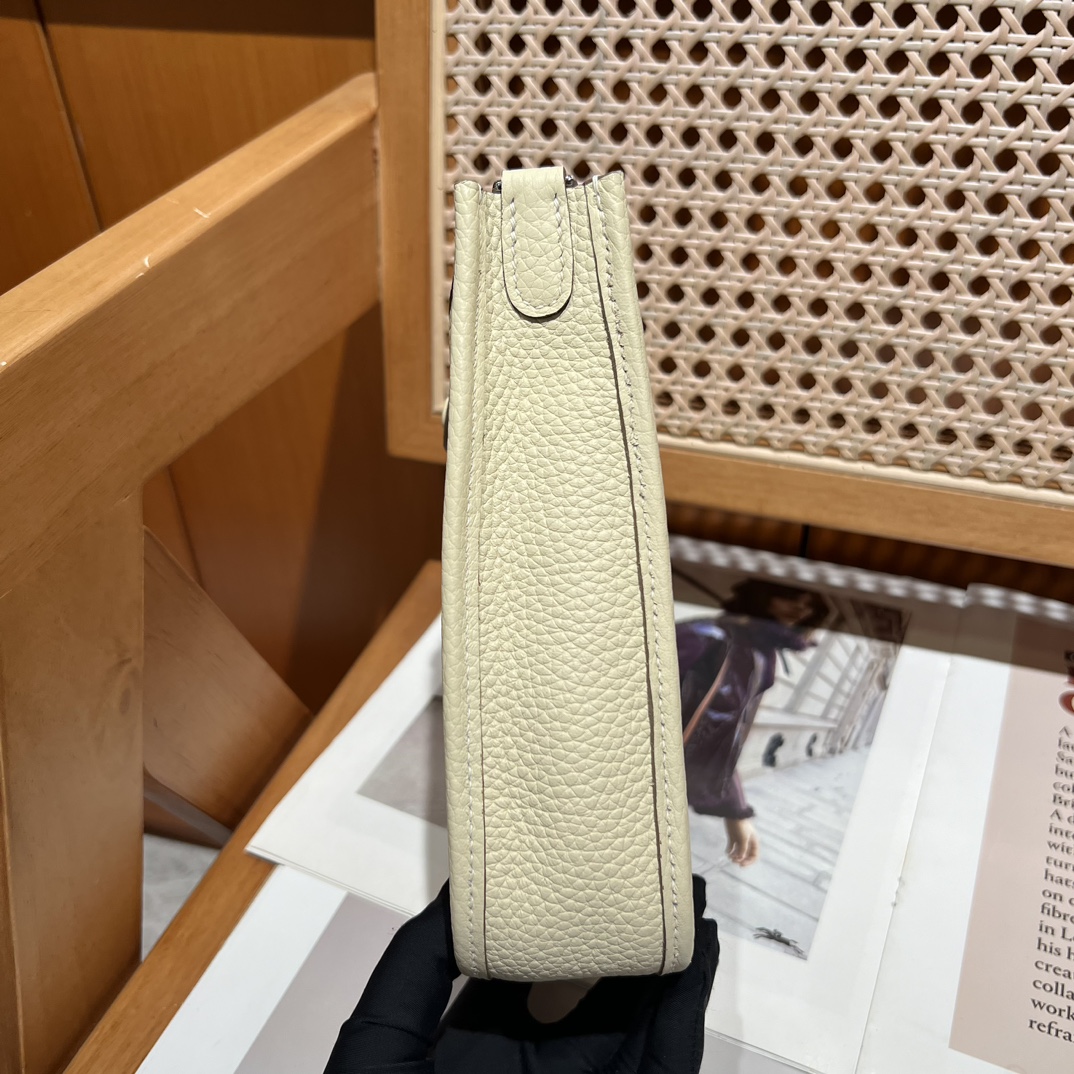 Hermes 一比一 Evelyne Mini 斜背包 白色 H鏤空簡約百搭款| 13 Hermes 一比一 Evelyne Mini 斜背包 白色 H鏤空簡約百搭款