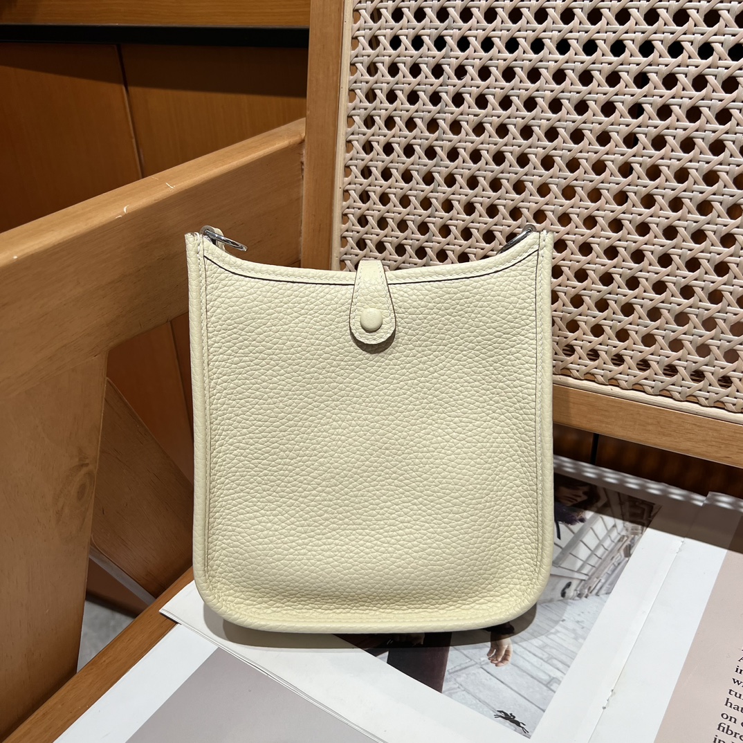 Hermes 一比一 Evelyne Mini 斜背包 白色 H鏤空簡約百搭款| 6 Hermes 一比一 Evelyne Mini 斜背包 白色 H鏤空簡約百搭款