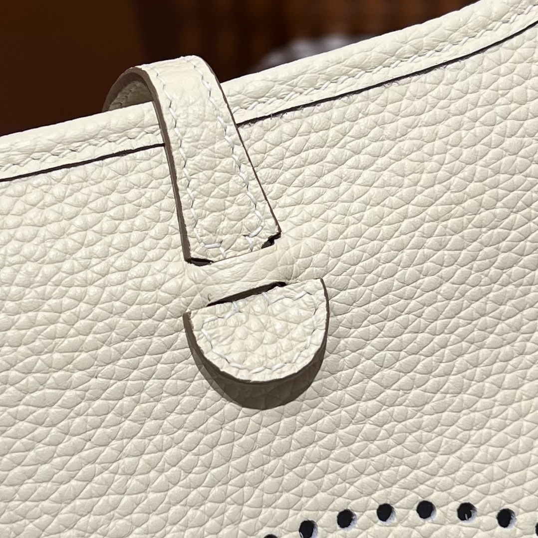 Hermes 一比一 Evelyne Mini 斜背包 白色 H鏤空簡約百搭款| 8 Hermes 一比一 Evelyne Mini 斜背包 白色 H鏤空簡約百搭款
