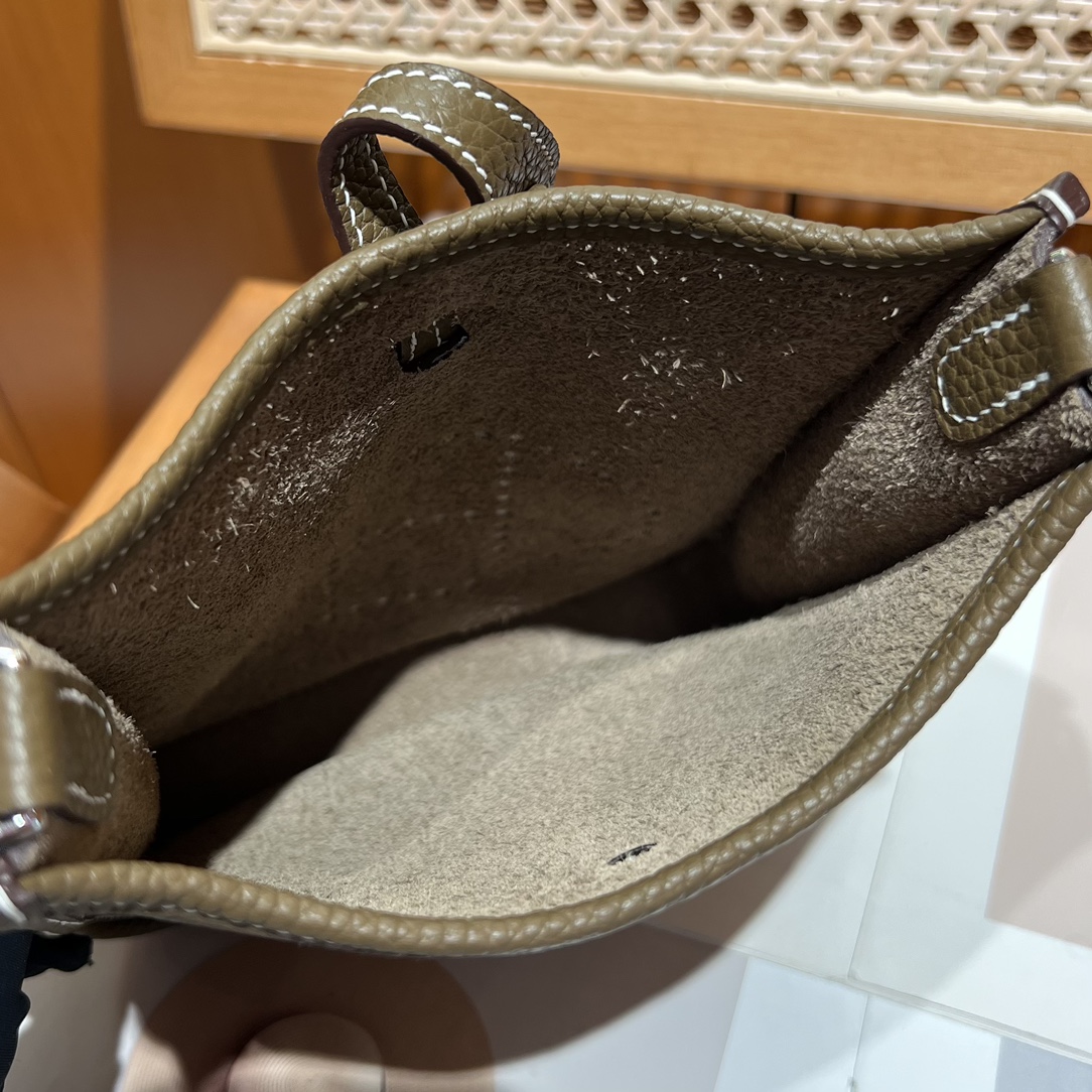 Hermes 原單 Evelyne Mini 斜背包 灰棕色 H鏤空氣質百搭款| 7 Hermes 原單 Evelyne Mini 斜背包 灰棕色 H鏤空氣質百搭款