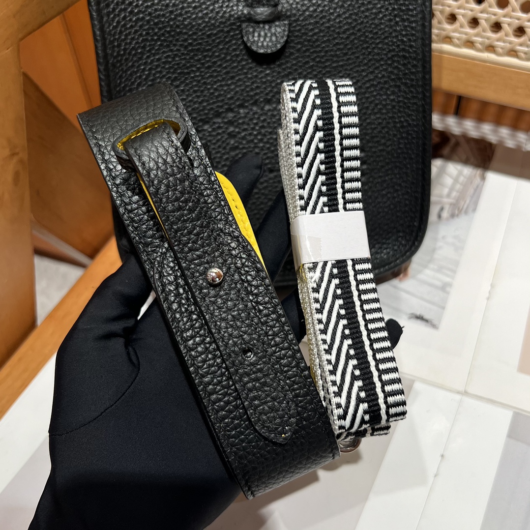 Hermes 高仿 Evelyne Mini 斜背包 黑色 H鏤空經典百搭款| 7 Hermes 高仿 Evelyne Mini 斜背包 黑色 H鏤空經典百搭款