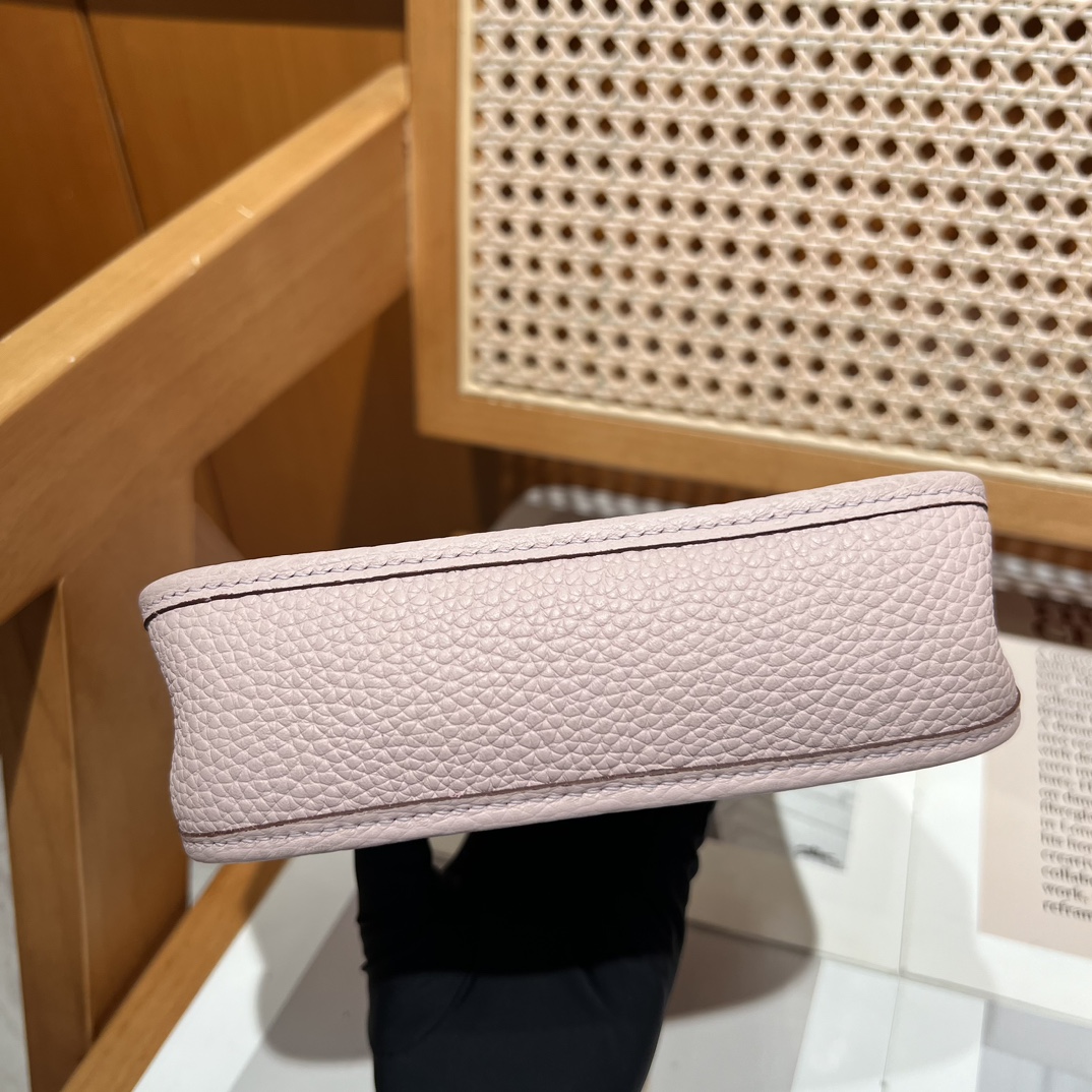 Hermes 一比一 Evelyne Mini 斜背包 粉色 H鏤空甜美百搭款| 11 Hermes 一比一 Evelyne Mini 斜背包 粉色 H鏤空甜美百搭款