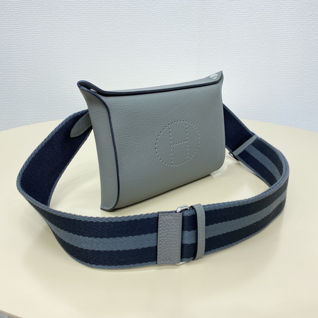 Hermes 高仿 Evelyne TPM 迷你斜背包 灰藍拼色 小牛皮休閒百搭款| 7 Hermes 高仿 Evelyne TPM 迷你斜背包 灰藍拼色 小牛皮休閒百搭款