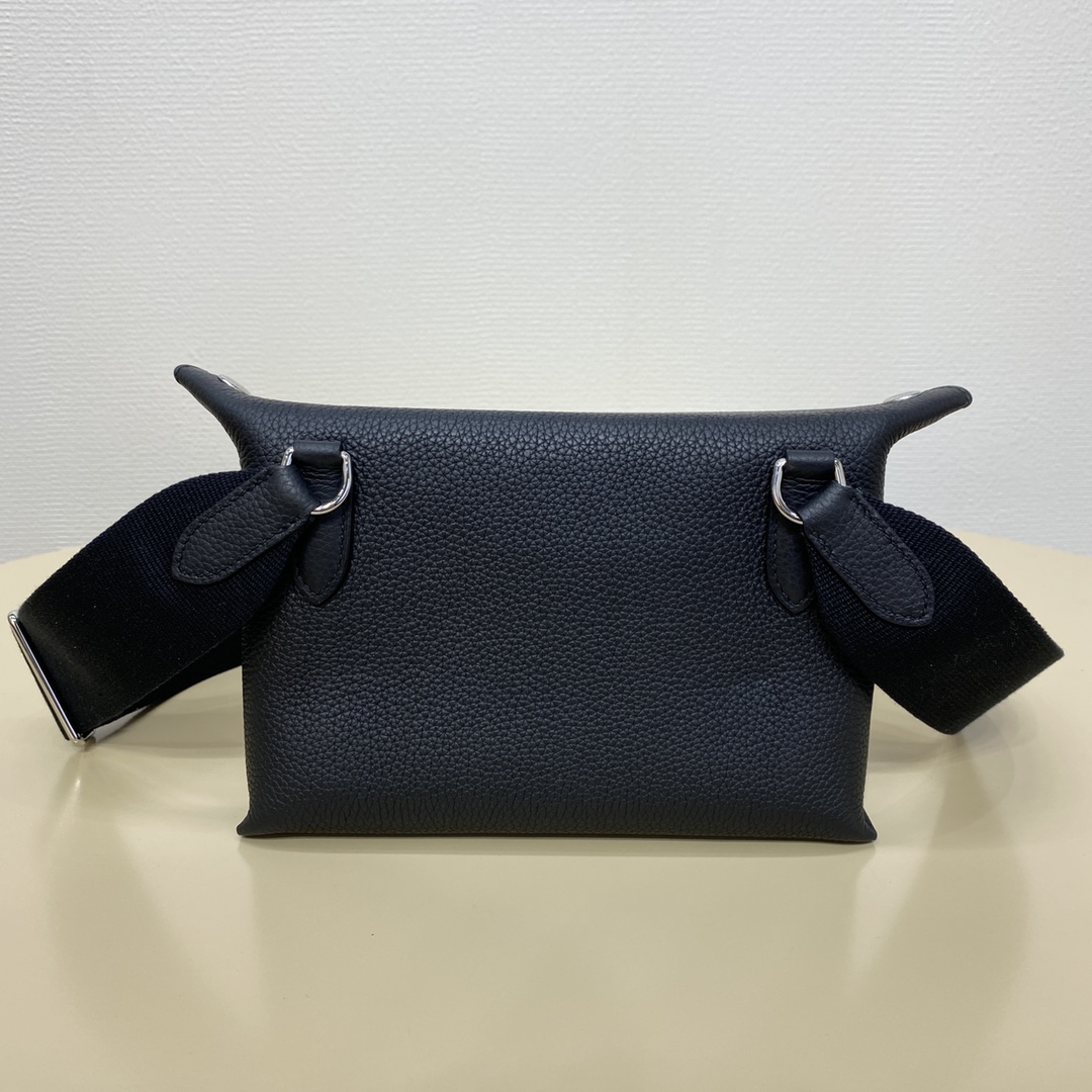 Hermes 高仿 Evelyne TPM 黑色經典迷你斜背包 百搭小牛皮款| 9 Hermes 高仿 Evelyne TPM 黑色經典迷你斜背包 百搭小牛皮款