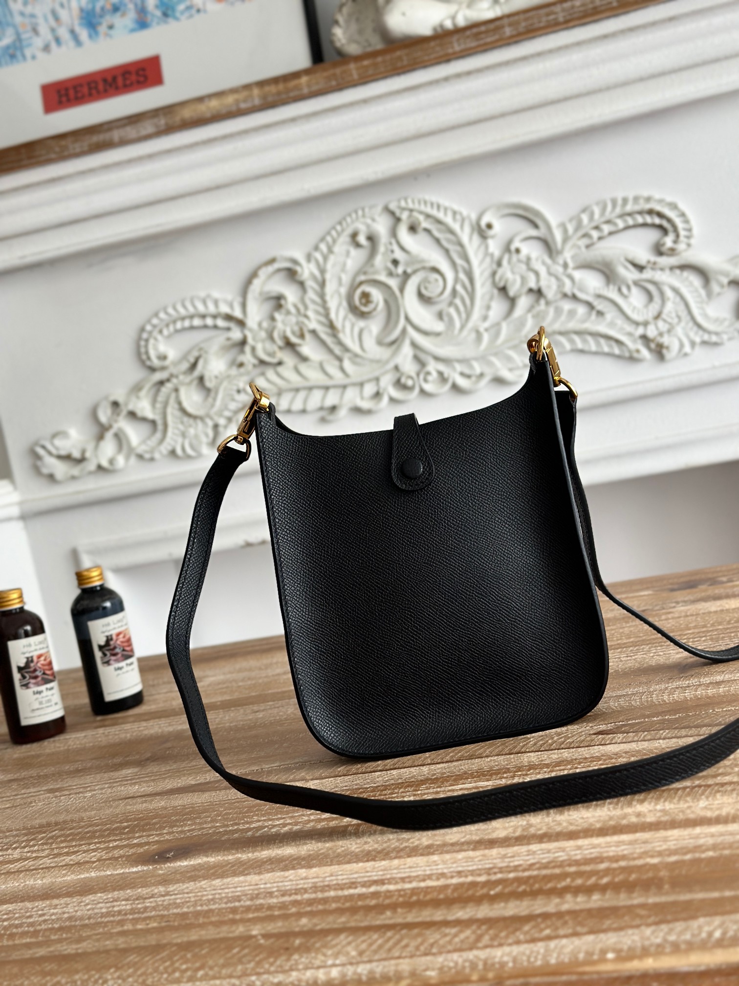 Hermes 原單 Evelyne TPM 黑色小牛皮迷你斜背包 經典百搭款| 13 Hermes 原單 Evelyne TPM 黑色小牛皮迷你斜背包 經典百搭款