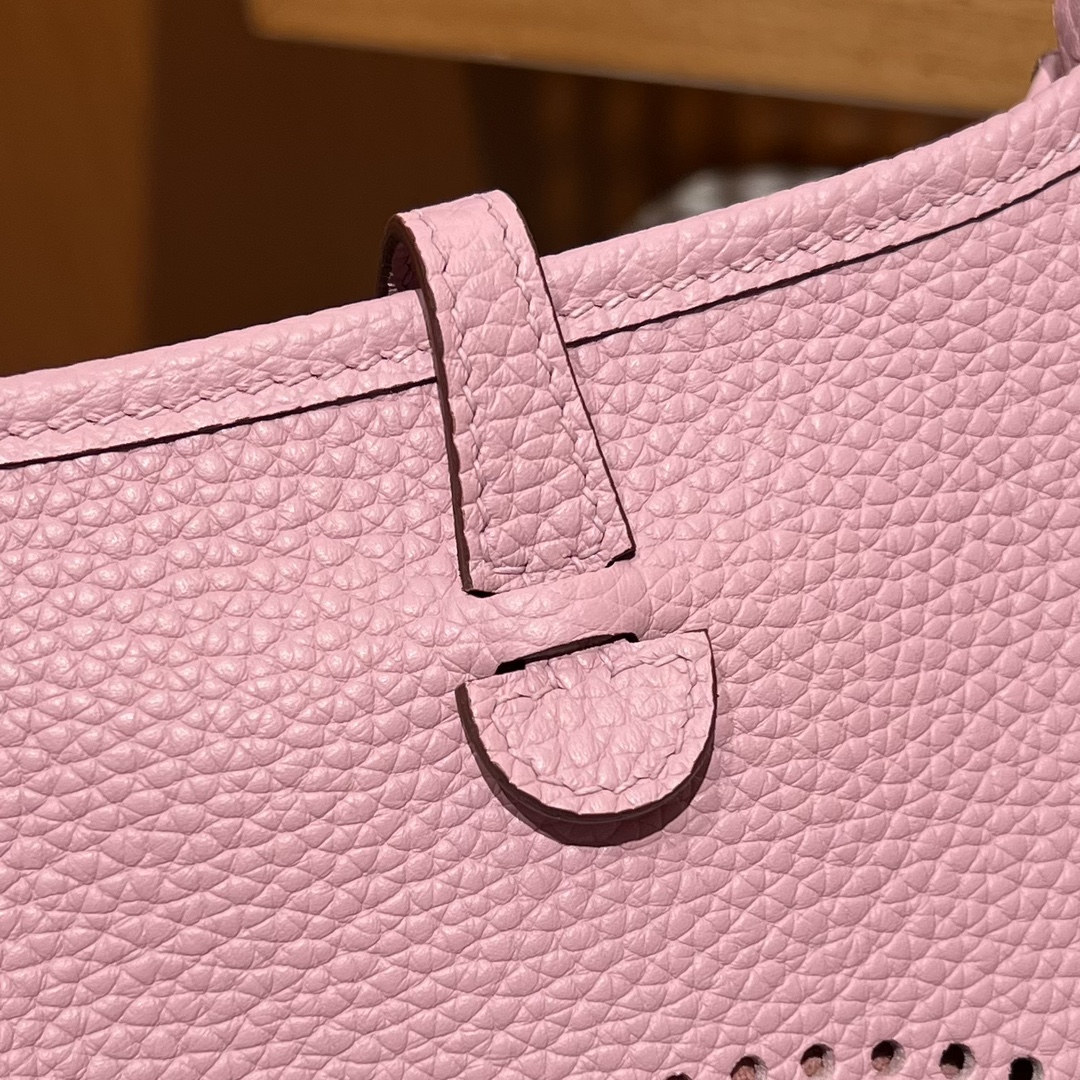 Hermes 高仿 Evelyne TPM 斜背包 粉色牛皮 小巧休閒款| 10 Hermes 高仿 Evelyne TPM 斜背包 粉色牛皮 小巧休閒款