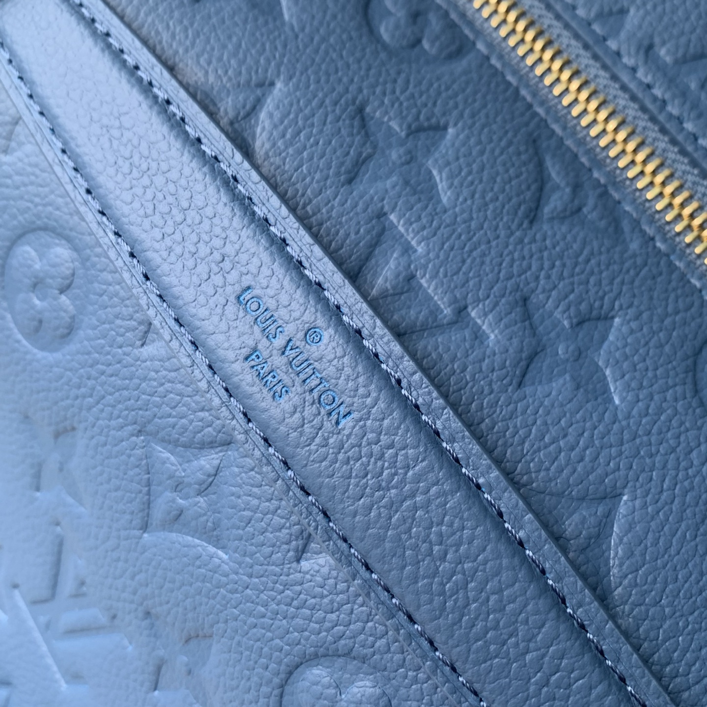LV 高仿 男女款 Pochette Métis 壓紋郵差包 藍色 經典百搭款| 8 LV 高仿 男女款 Pochette Métis 壓紋郵差包 藍色 經典百搭款