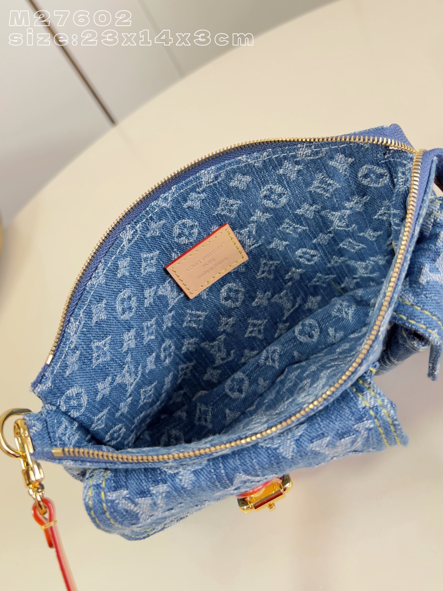 LV 一比一 女款 牛仔多口袋斜背包 復古設計 時尚潮流款| 16 LV 一比一 女款 牛仔多口袋斜背包 復古設計 時尚潮流款
