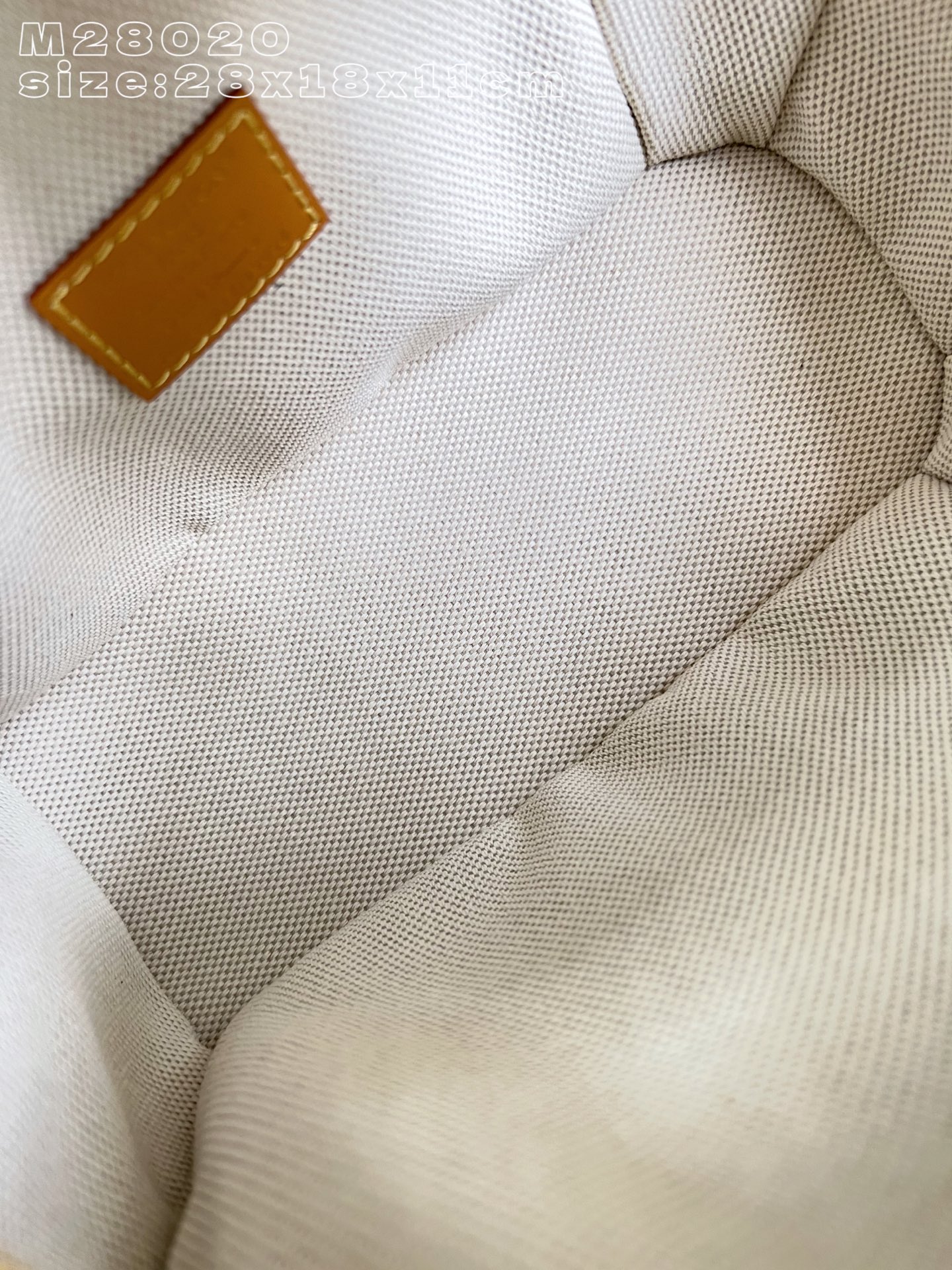LV 高仿 女款 Nano Speedy 小車輪造型手提包 趣味設計款| 16 LV 高仿 女款 Nano Speedy 小車輪造型手提包 趣味設計款