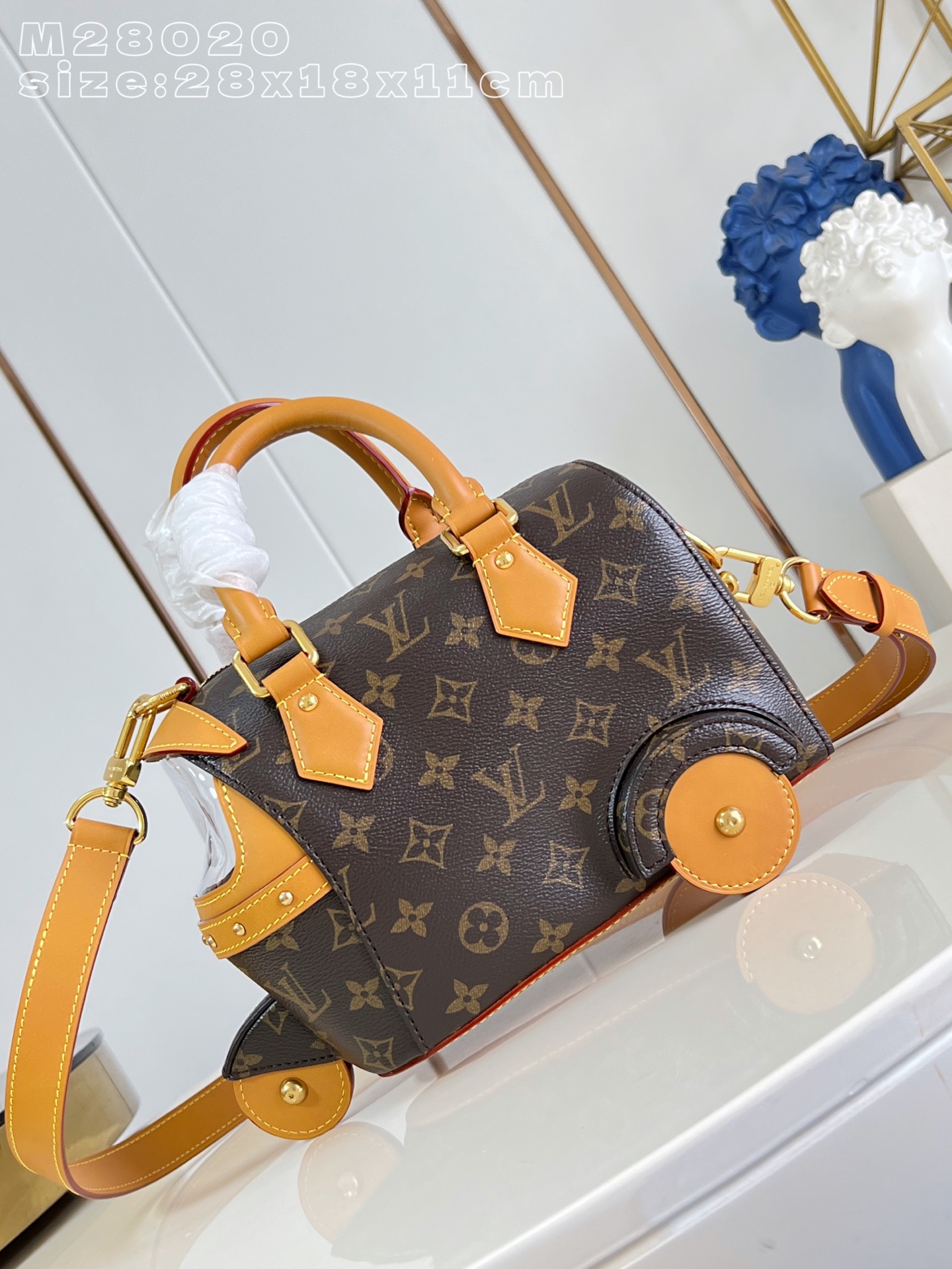 LV 高仿 女款 Nano Speedy 小車輪造型手提包 趣味設計款| 8 LV 高仿 女款 Nano Speedy 小車輪造型手提包 趣味設計款