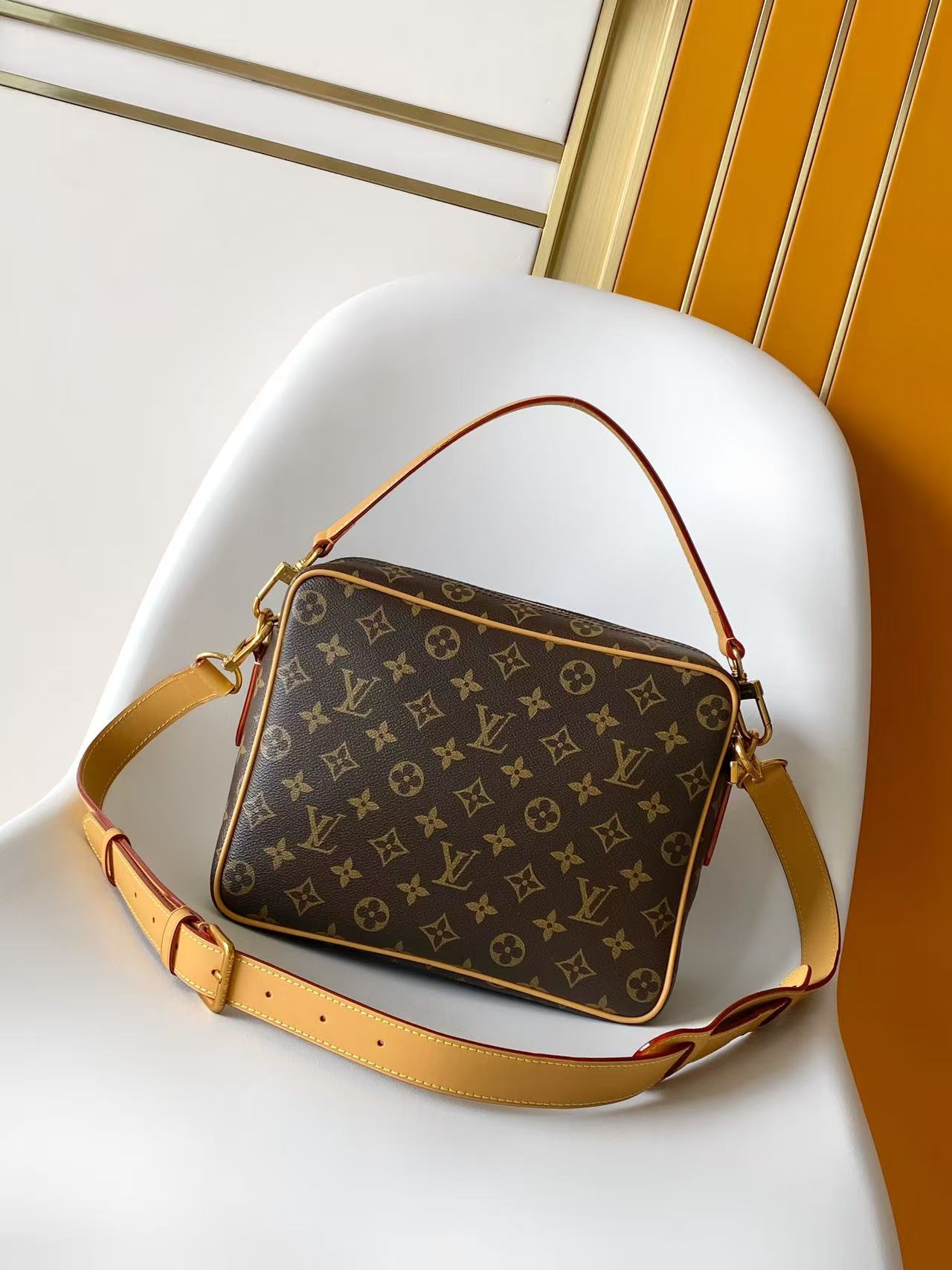 LV 一比一 女款 雙層相機包 老花斜背包 通勤實用款| 12 LV 一比一 女款 雙層相機包 老花斜背包 通勤實用款