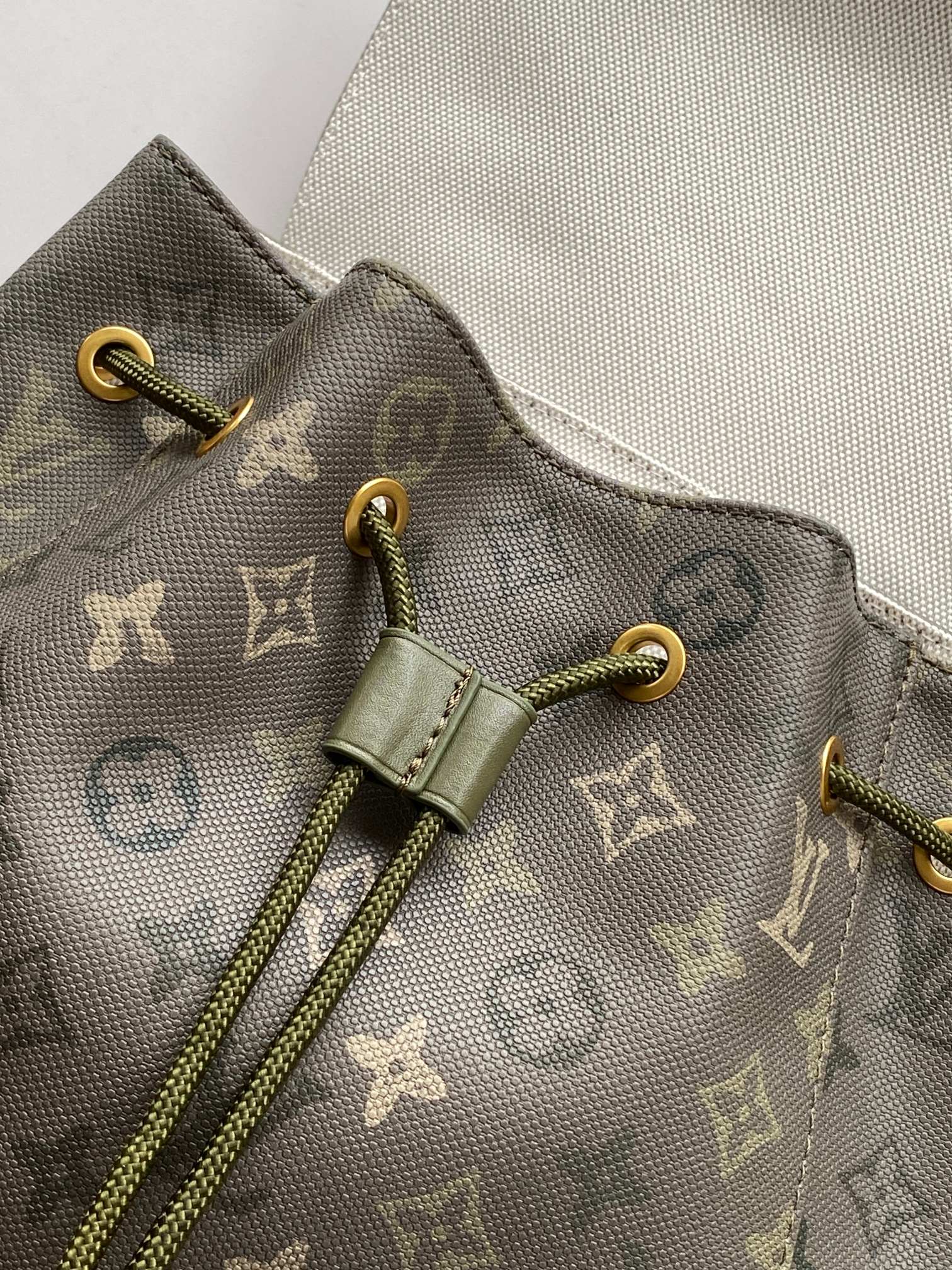 LV A貨 女款 後背包 灰色老花設計 多口袋休閒款| 9 LV A貨 女款 後背包 灰色老花設計 多口袋休閒款
