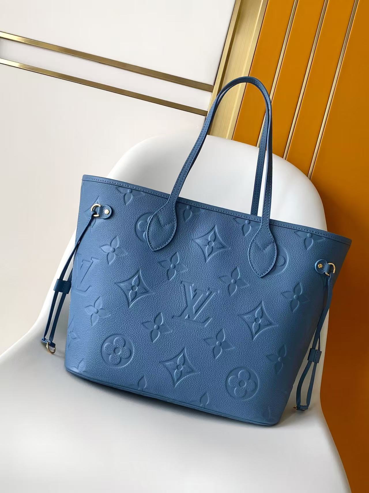 LV 高仿 女款 Neverfull 托特包 壓紋藍色 大容量通勤款| 13 LV 高仿 女款 Neverfull 托特包 壓紋藍色 大容量通勤款