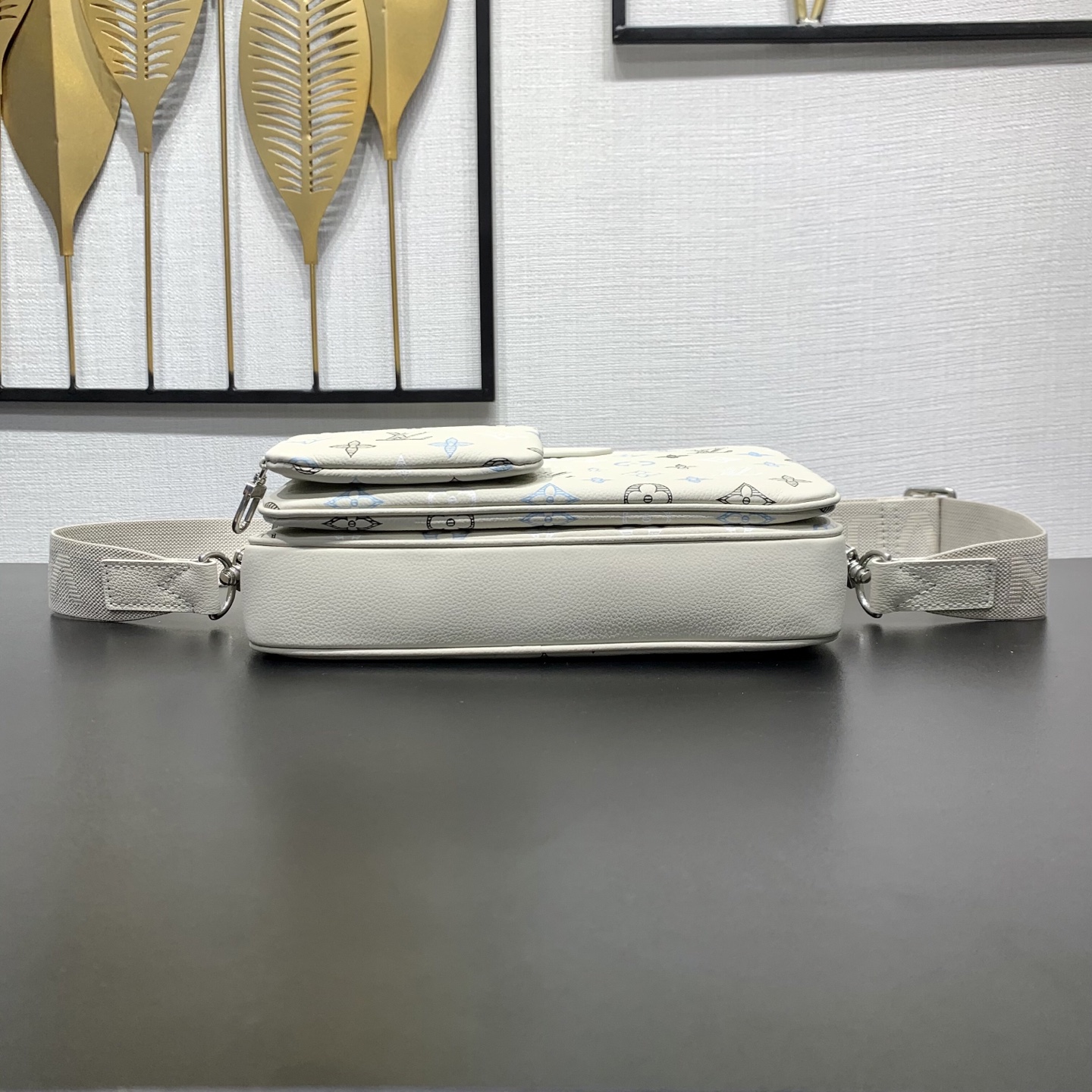 LV 高仿 女款 壓紋相機包 白色斜背包 輕奢百搭款| 13 LV 高仿 女款 壓紋相機包 白色斜背包 輕奢百搭款