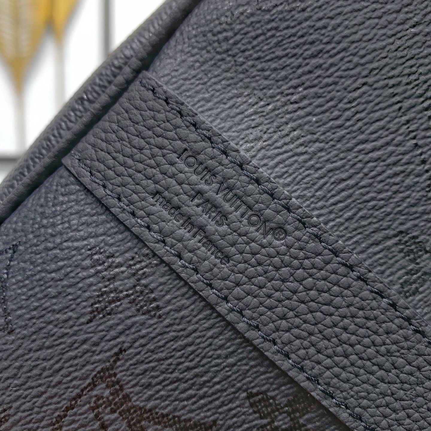 LV 一比一 M28370 Keepall Bandoulière 黑色壓紋旅行袋 男款大容量手提斜背包| 7 LV 一比一 M28370 Keepall Bandoulière 黑色壓紋旅行袋 男款大容量手提斜背包