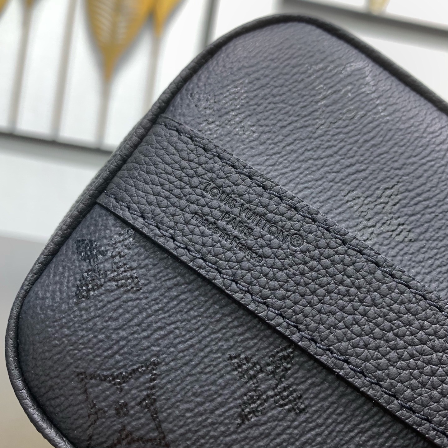LV 原單 M28369 黑色壓紋 Speedy 手提包 男女同款小型波士頓包 斜背包| 15 LV 原單 M28369 黑色壓紋 Speedy 手提包 男女同款小型波士頓包 斜背包