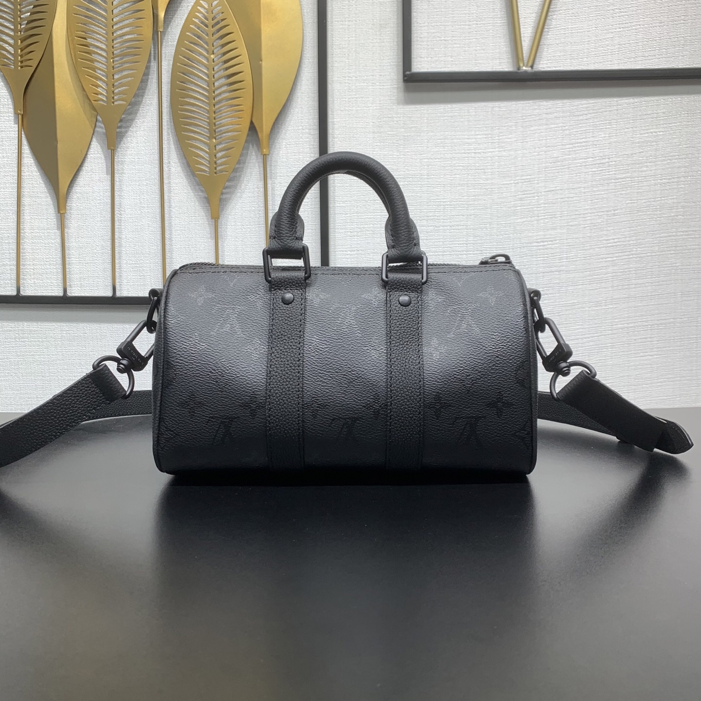 LV 原單 M28369 黑色壓紋 Speedy 手提包 男女同款小型波士頓包 斜背包| 14 LV 原單 M28369 黑色壓紋 Speedy 手提包 男女同款小型波士頓包 斜背包