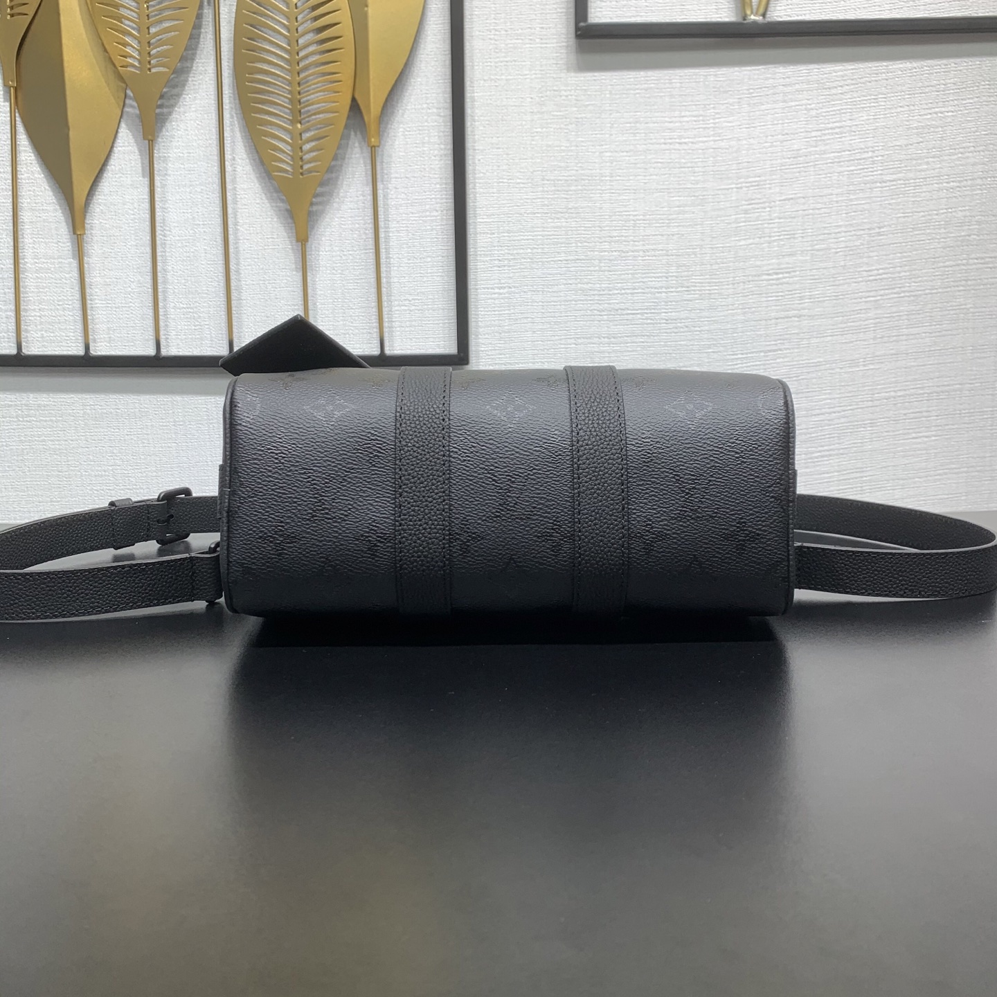 LV 原單 M28369 黑色壓紋 Speedy 手提包 男女同款小型波士頓包 斜背包| 12 LV 原單 M28369 黑色壓紋 Speedy 手提包 男女同款小型波士頓包 斜背包