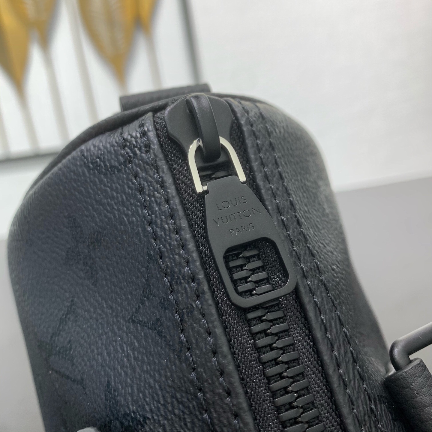 LV 原單 M28369 黑色壓紋 Speedy 手提包 男女同款小型波士頓包 斜背包| 10 LV 原單 M28369 黑色壓紋 Speedy 手提包 男女同款小型波士頓包 斜背包