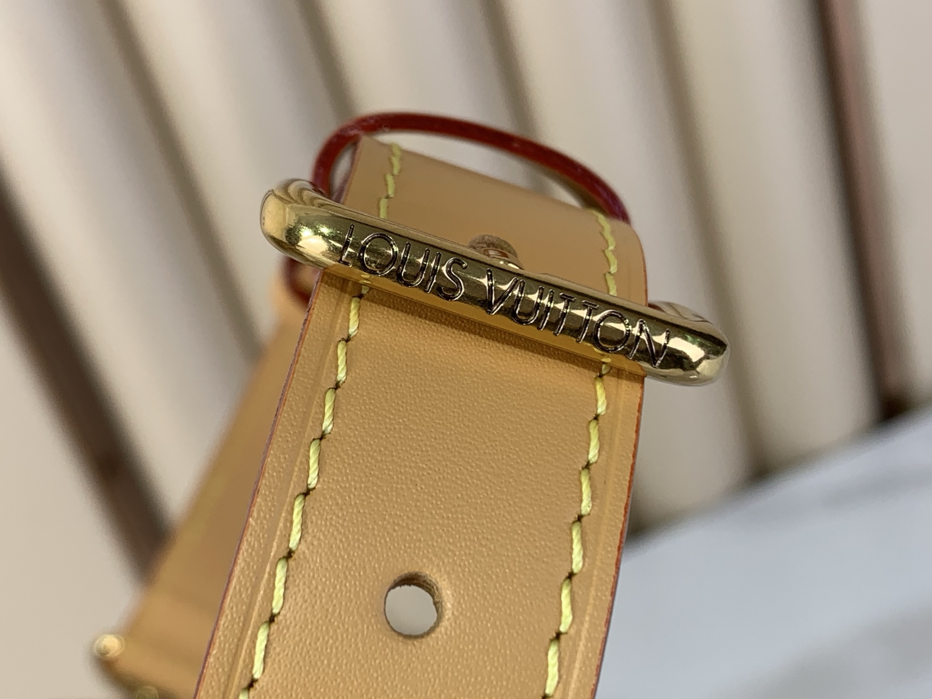 LV 一比一 M28384 銀色金屬 Speedy 手提包 女款亮面波士頓包 時尚斜背包| 16 LV 一比一 M28384 銀色金屬 Speedy 手提包 女款亮面波士頓包 時尚斜背包
